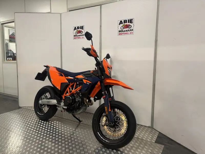 KTM 690 SMC R - foto 2