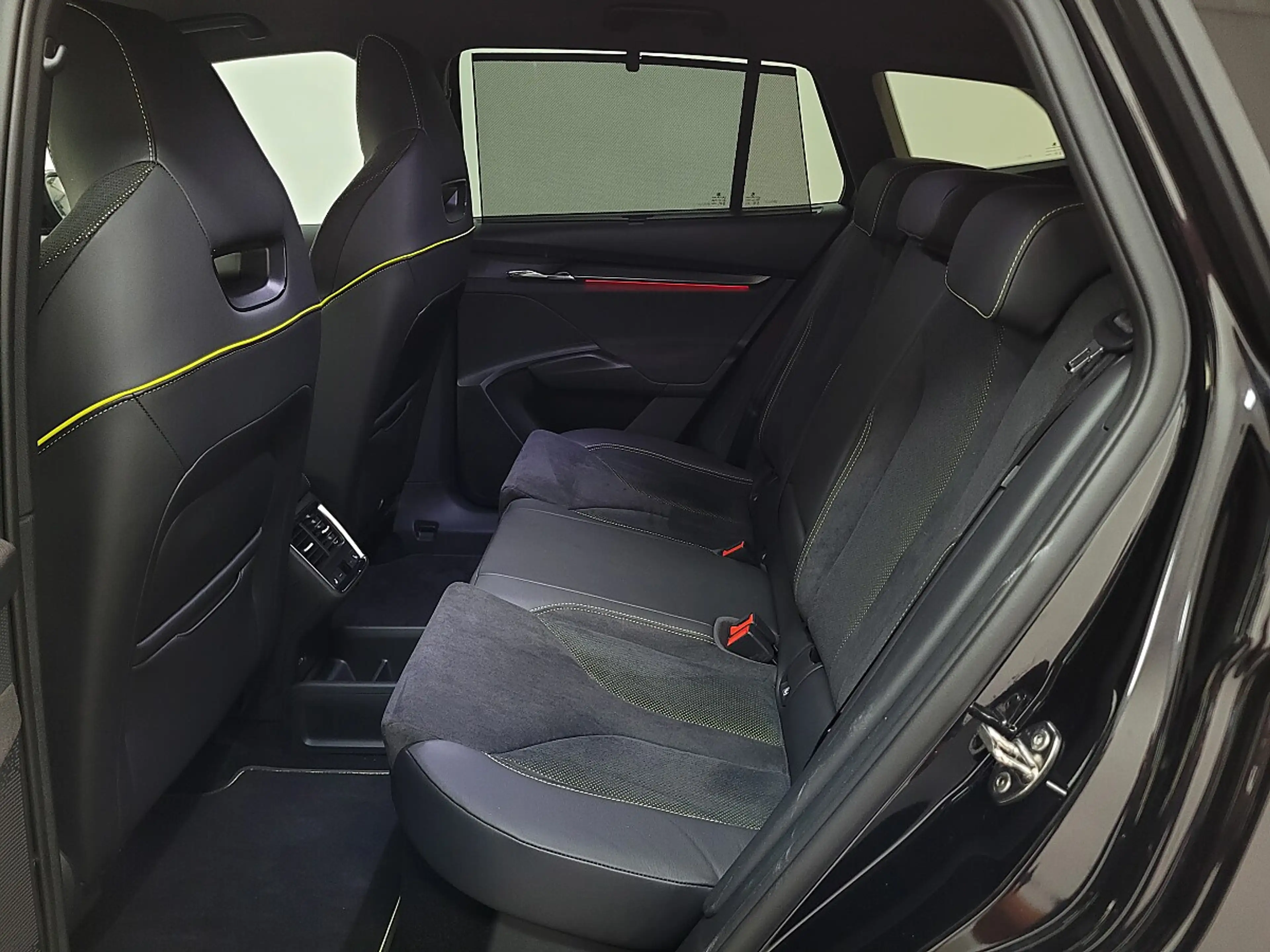 Skoda Enyaq RS RS Lounge 4x4,AHK, Headup, Wärmep, MatrixLED... — photo 14