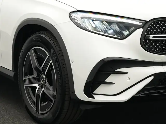 Mercedes-Benz 300 view 9