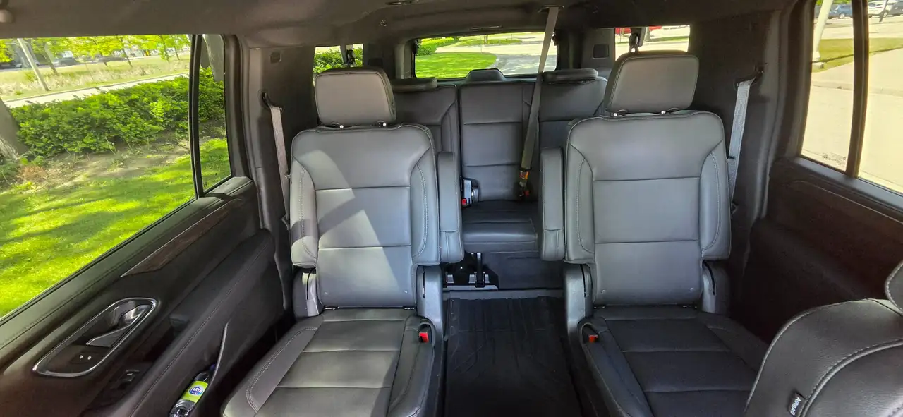 Chevrolet Suburban снимка Chevrolet Suburban