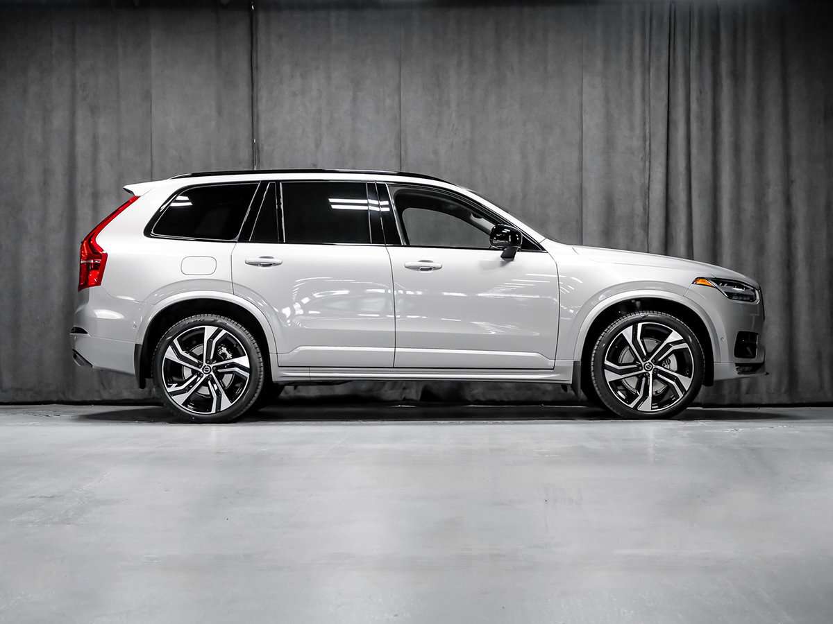 2023 Volvo XC90 B6 ULTIMATE DARK alt 5