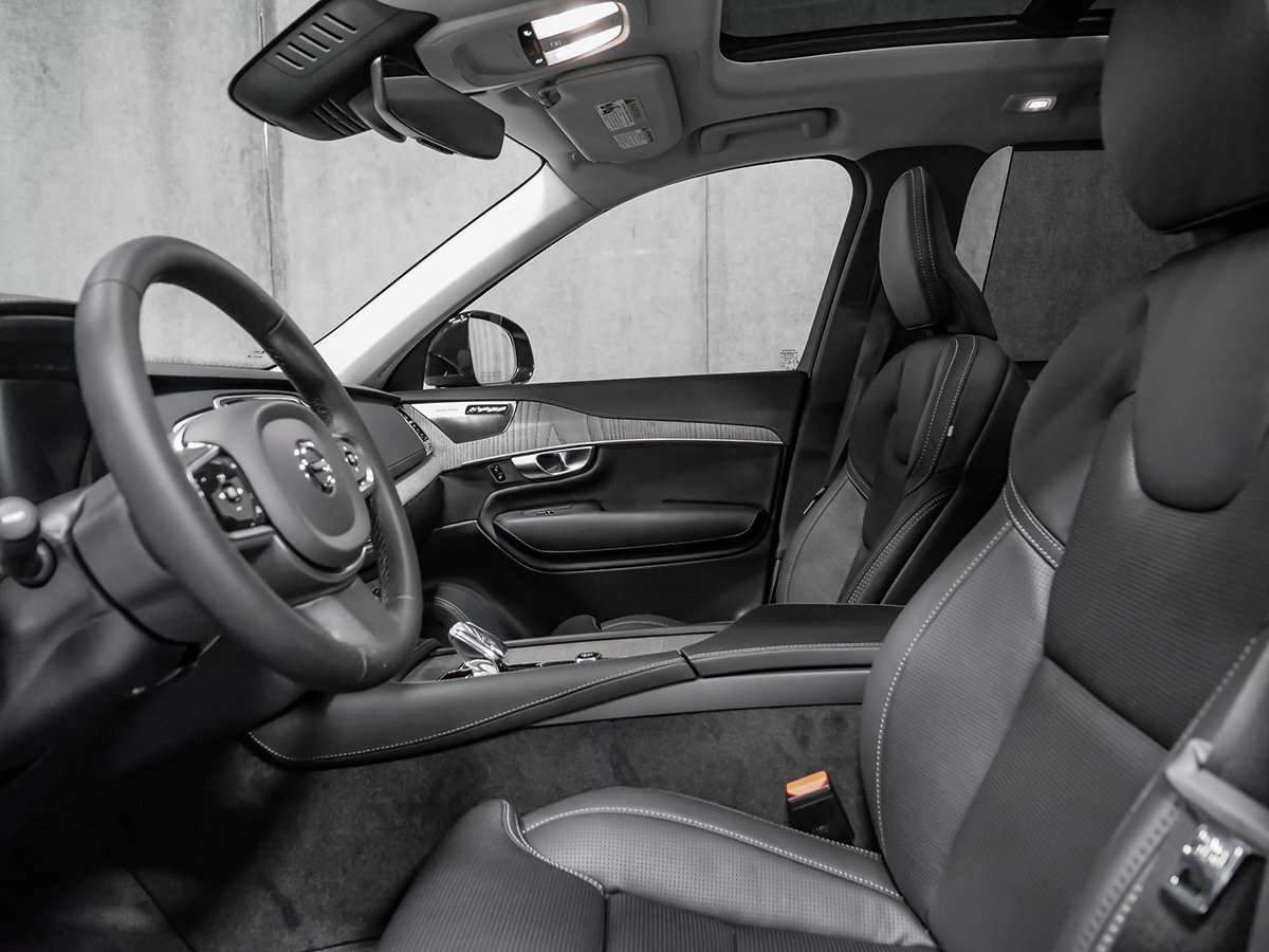 2023 Volvo XC90 B6 ULTIMATE DARK thumb 18