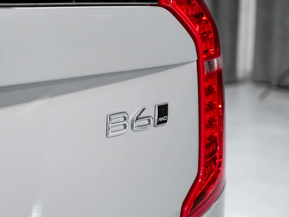 2023 Volvo XC90 B6 ULTIMATE DARK thumb 10
