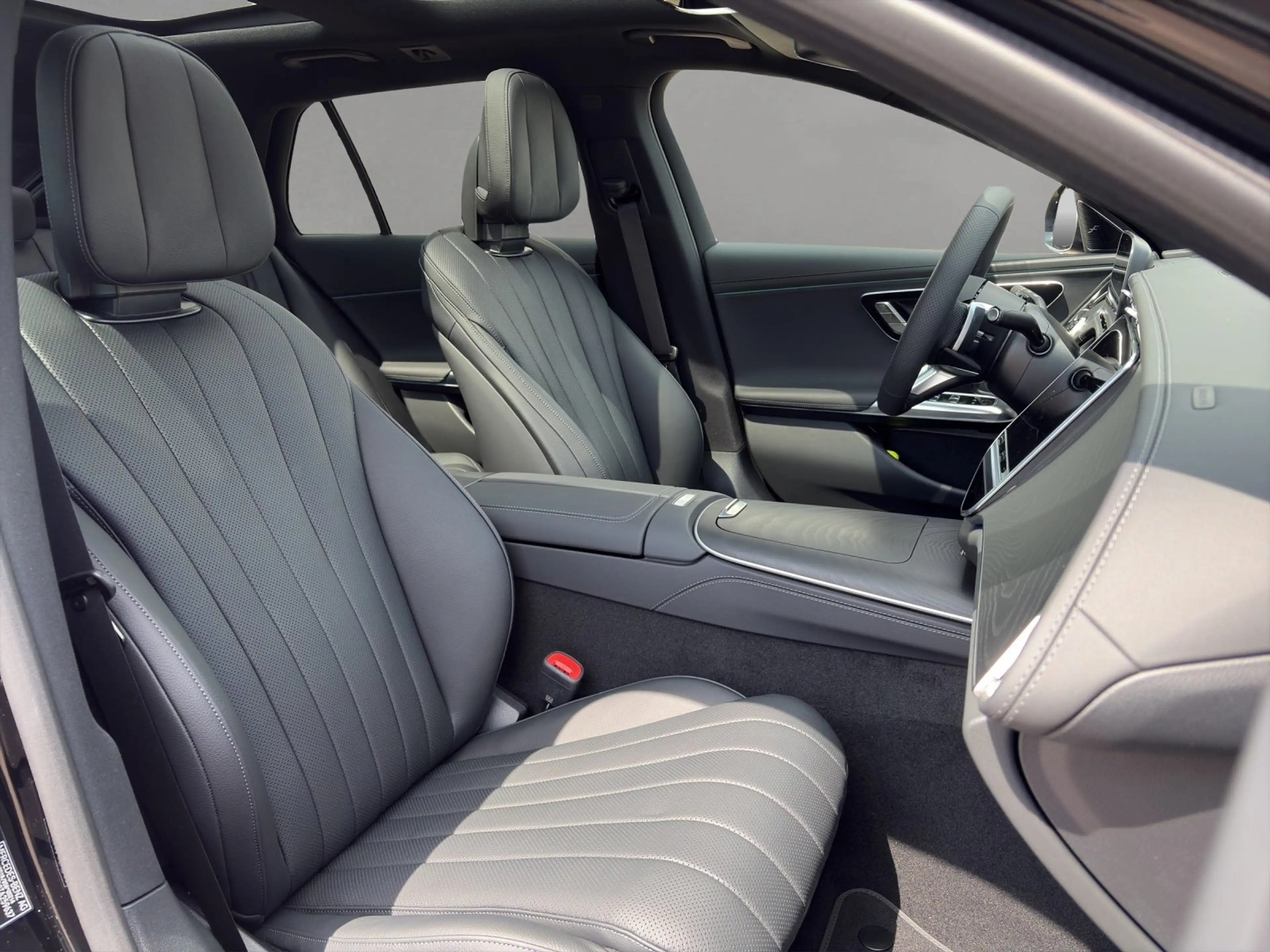 Mercedes-Benz E 450 d 4M AMG Head Up Airm Distr Digi Burm AHK — photo 7
