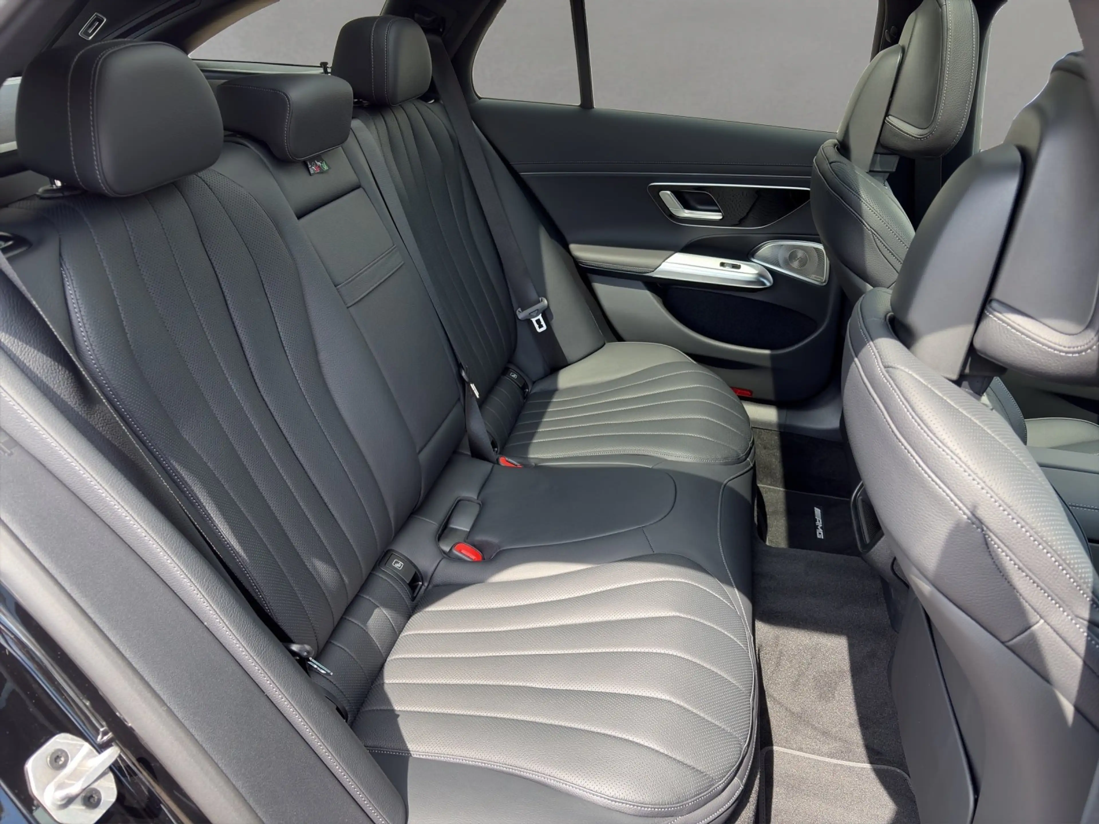 Mercedes-Benz E 450 d 4M AMG Head Up Airm Distr Digi Burm AHK — photo 12