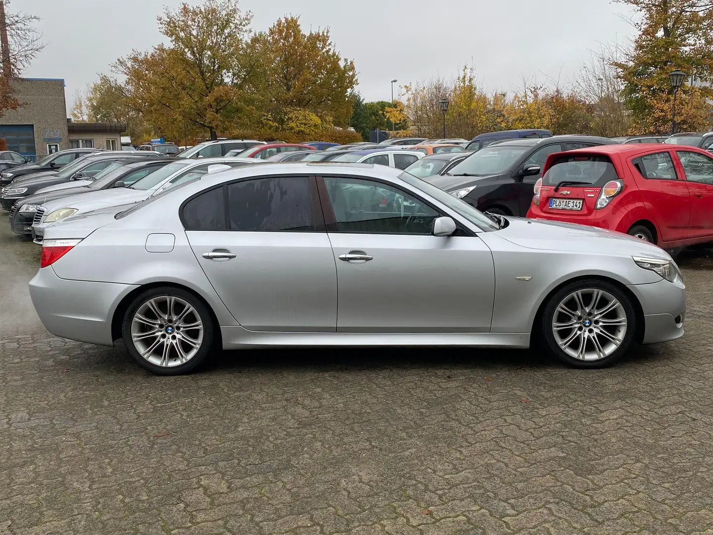 BMW 525 M-SPORTPAKET-FACELIFT-WENIG KM Argent - 2