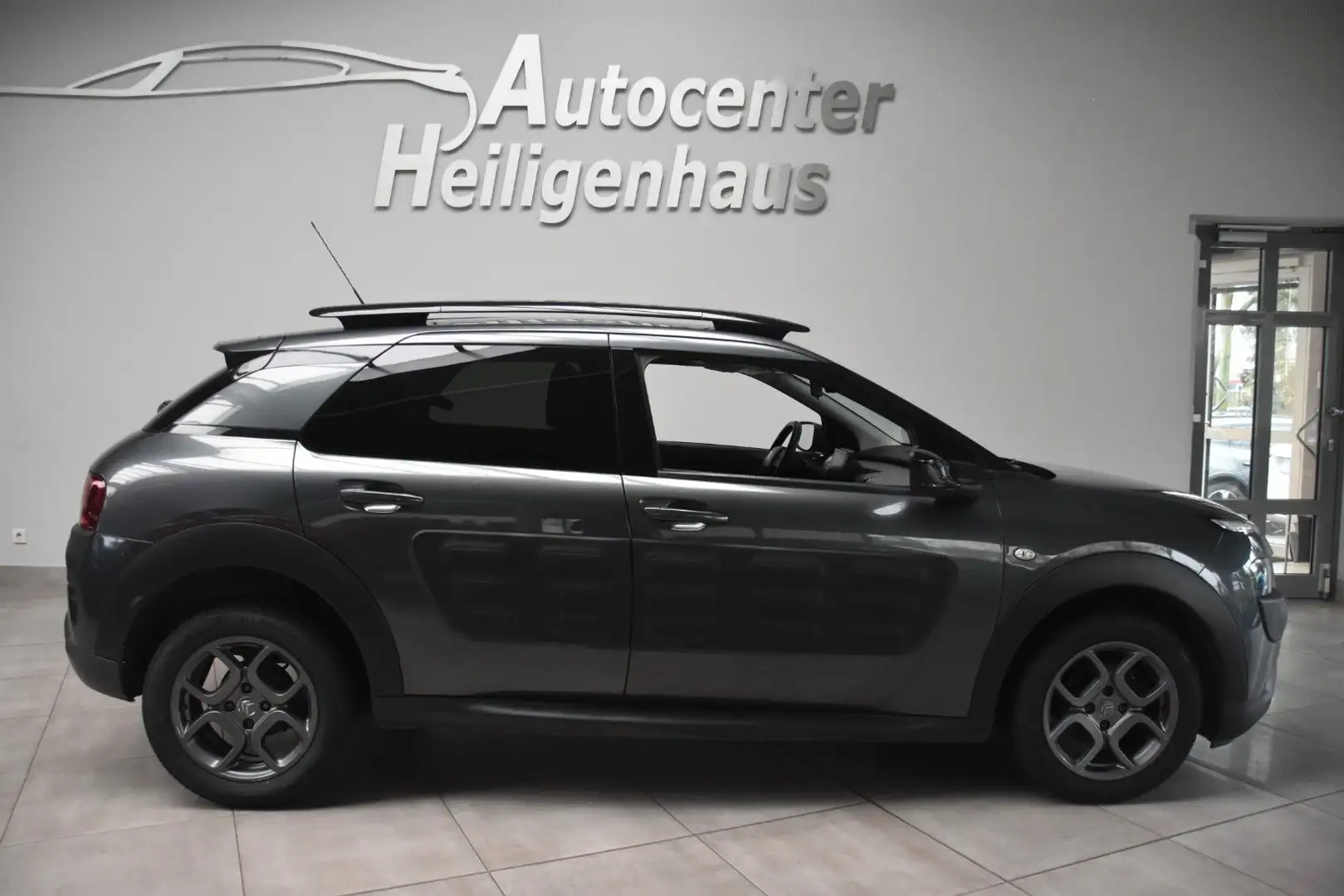 Citroen C4 Cactus Shine Panorama Navi Kamera SHZ Grau - 2