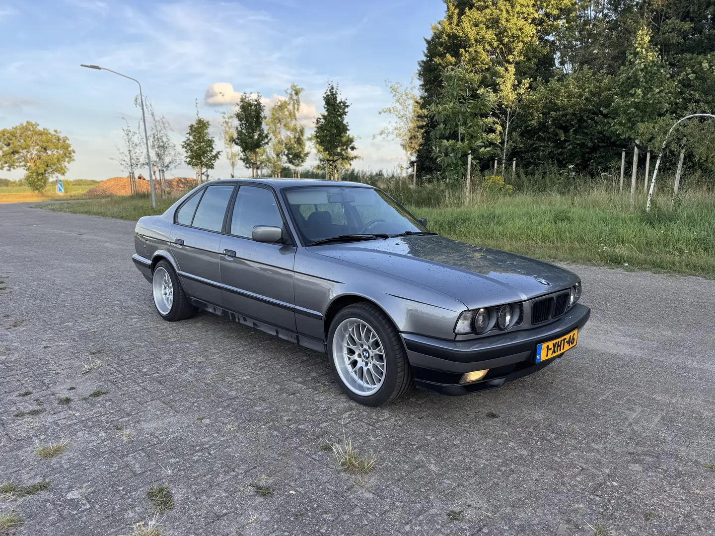 BMW 540 540i V8 - 2