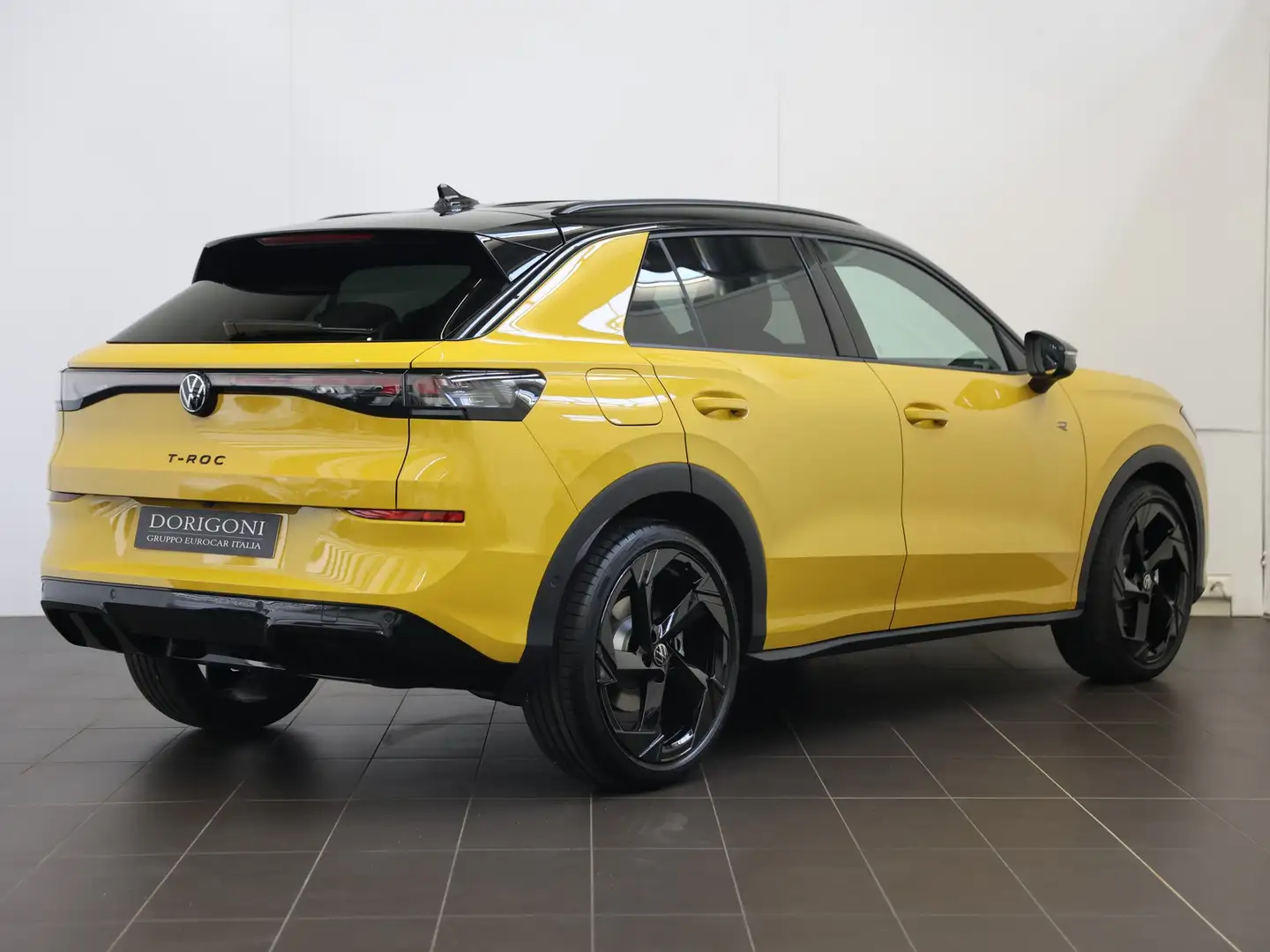 Volkswagen T-Roc 1.5 etsi r-line 150cv dsg Giallo - 2