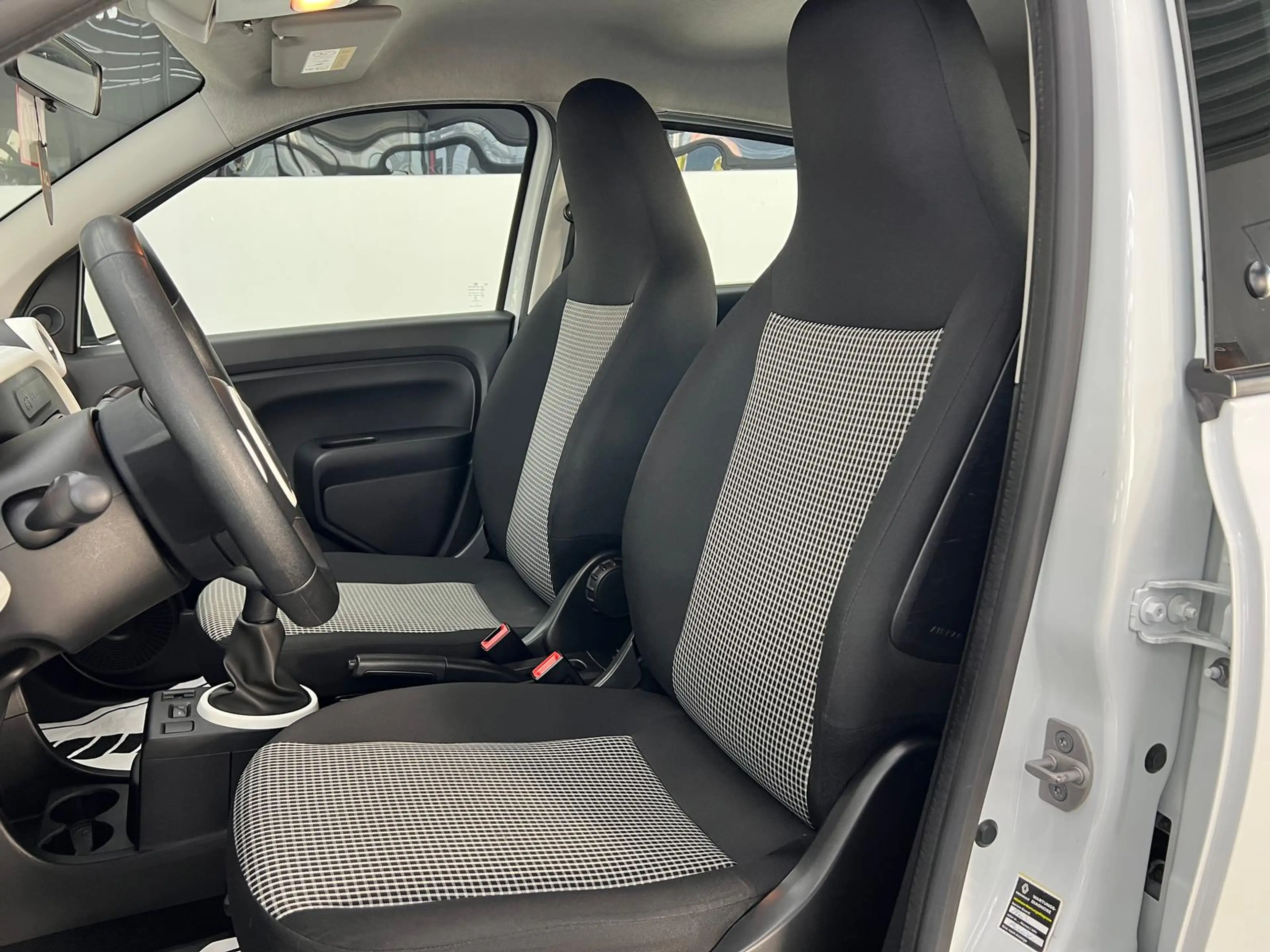 Renault Twingo 1.0 SCe Life , 1. Hand, Scheckhft — photo 13