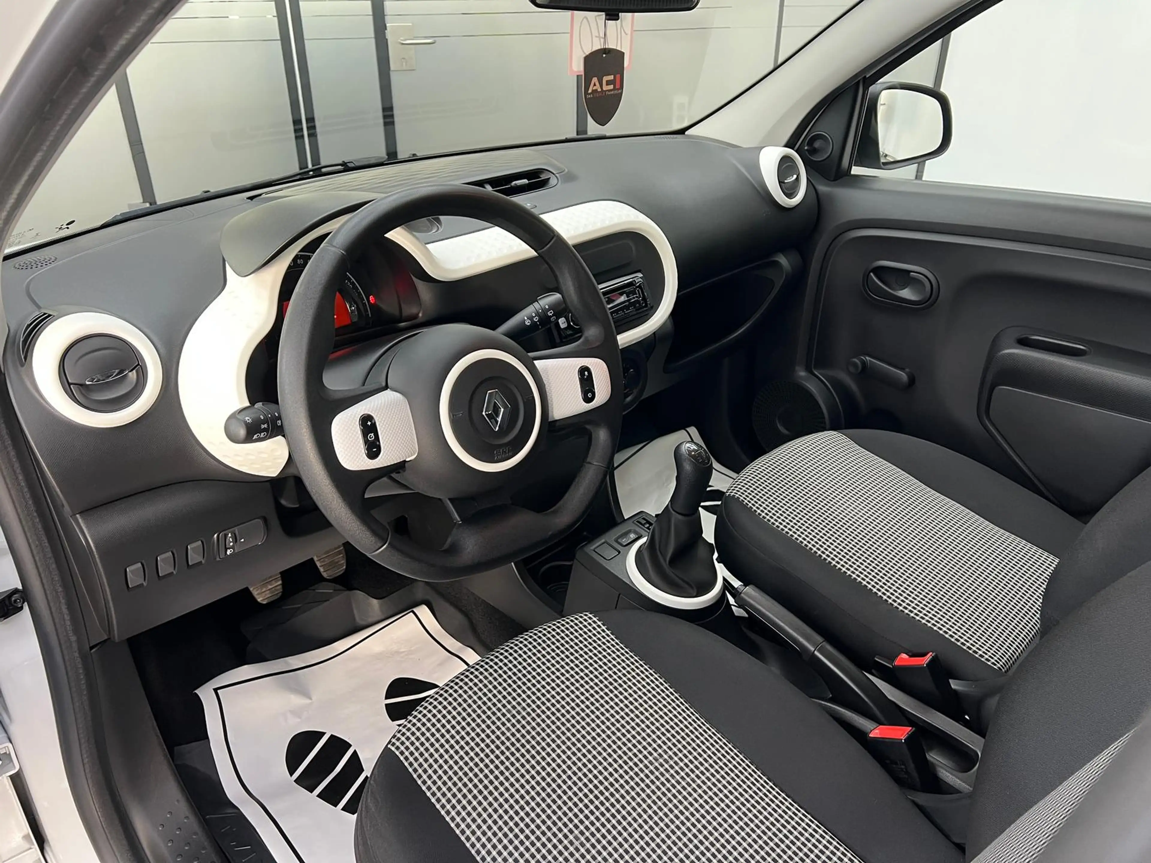 Renault Twingo 1.0 SCe Life , 1. Hand, Scheckhft — photo 12