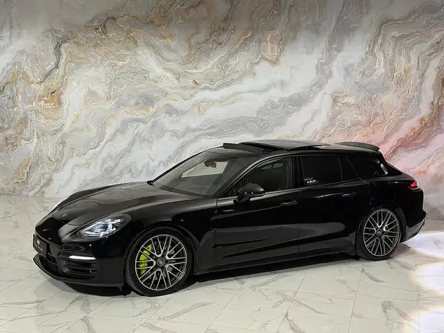 Porsche Panamera view 12