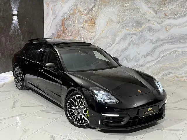 Porsche Panamera view 11