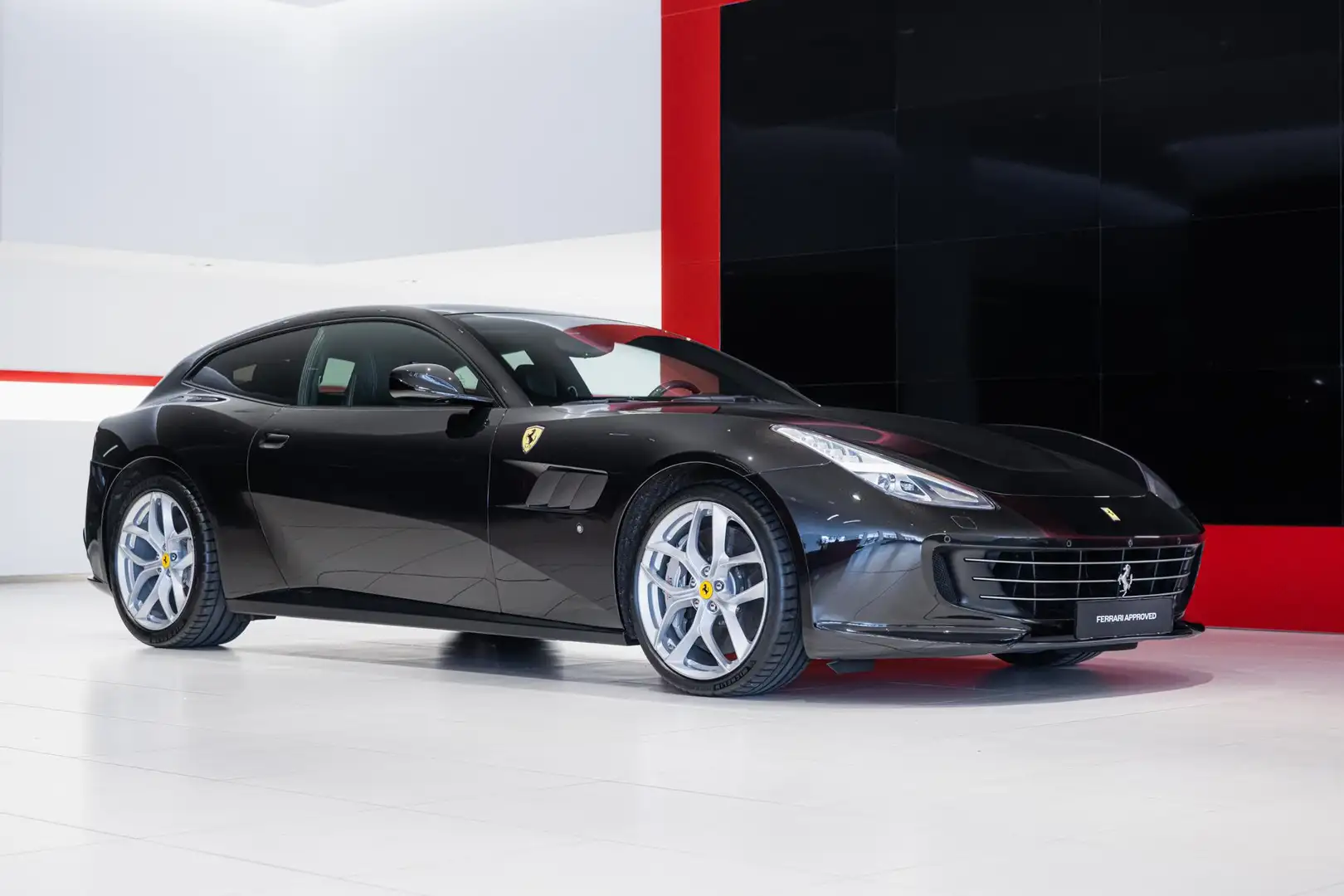 Ferrari GTC4 Lusso GTC4Lusso T - Kroymans Ferrari Noir - 2