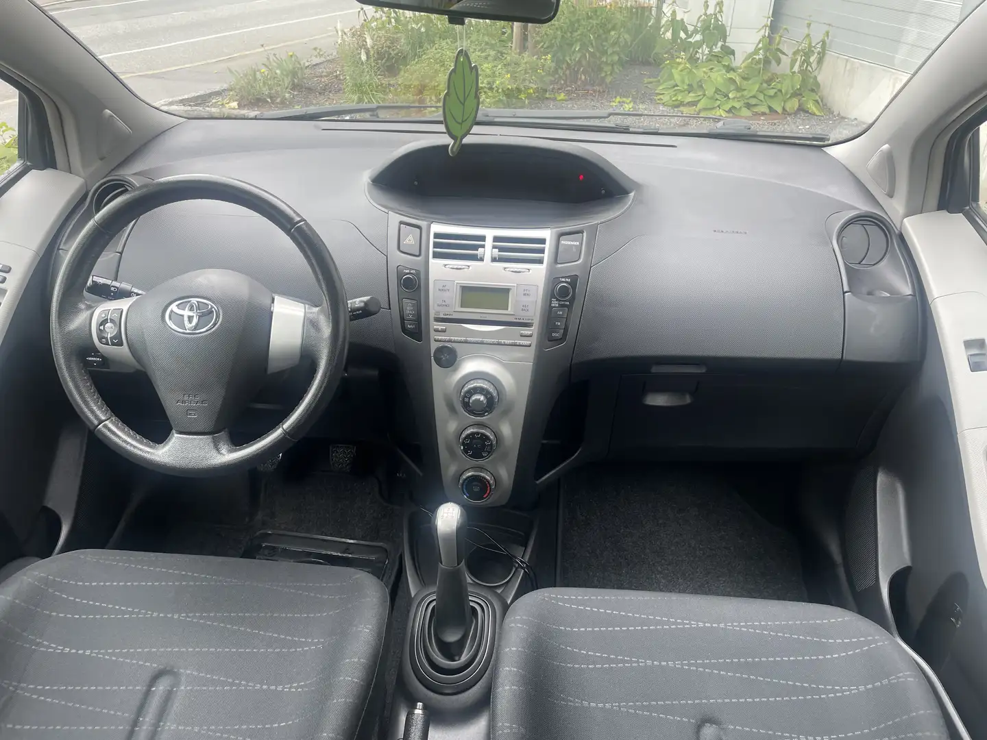 Toyota Yaris 1,3 VVT-i Linea Luna Mit Neue pickel Blau - 2