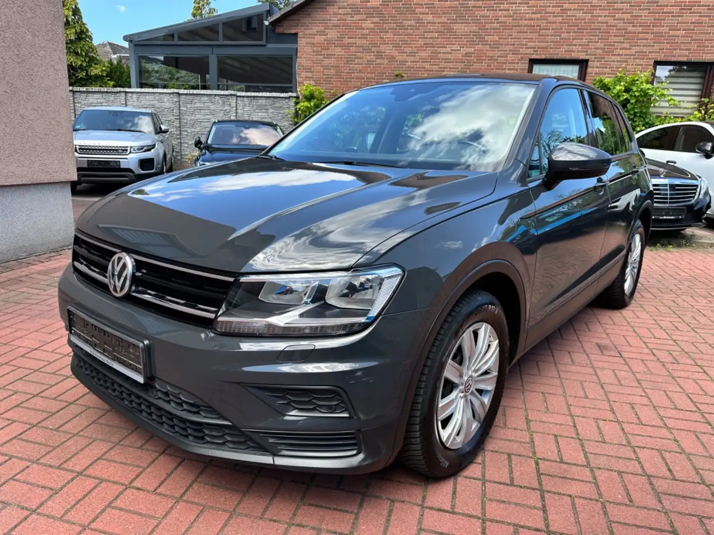 Volkswagen Tiguan Trendline 1.4i KLIMA+PDC+SITZH Grau - 1
