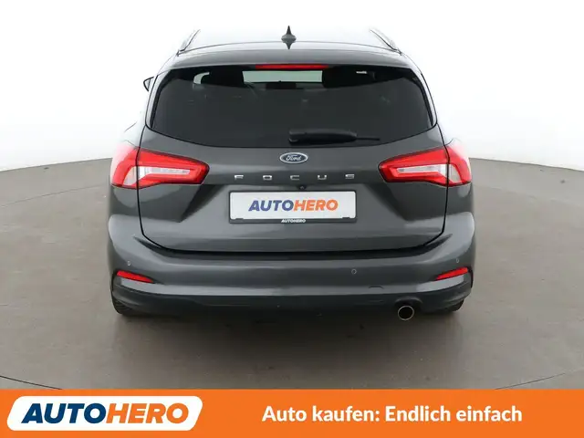 Ford Focus view 5