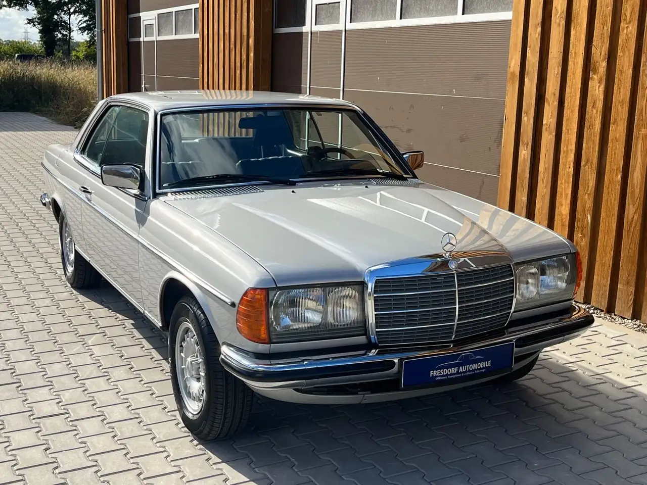 Mercedes-Benz 280 CE 123er Coupe, Automatik, nur 139.000 Km, foto 6