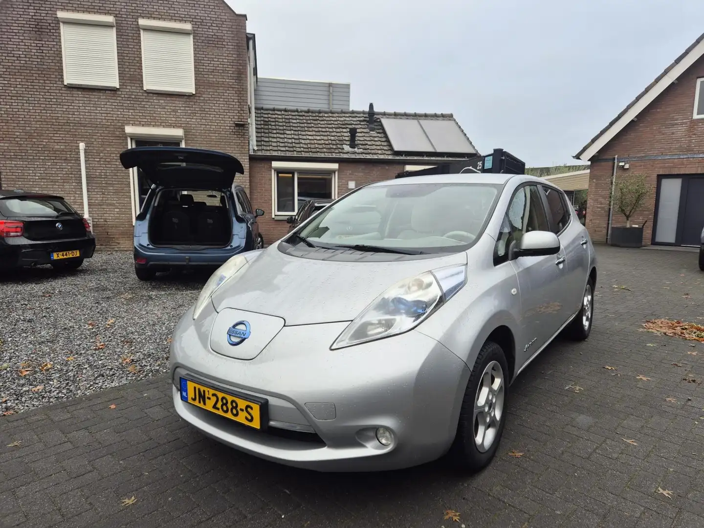 Nissan Leaf Base 24 kWh Automaat Navi Clima Cruise 74019 Km Grijs - 2