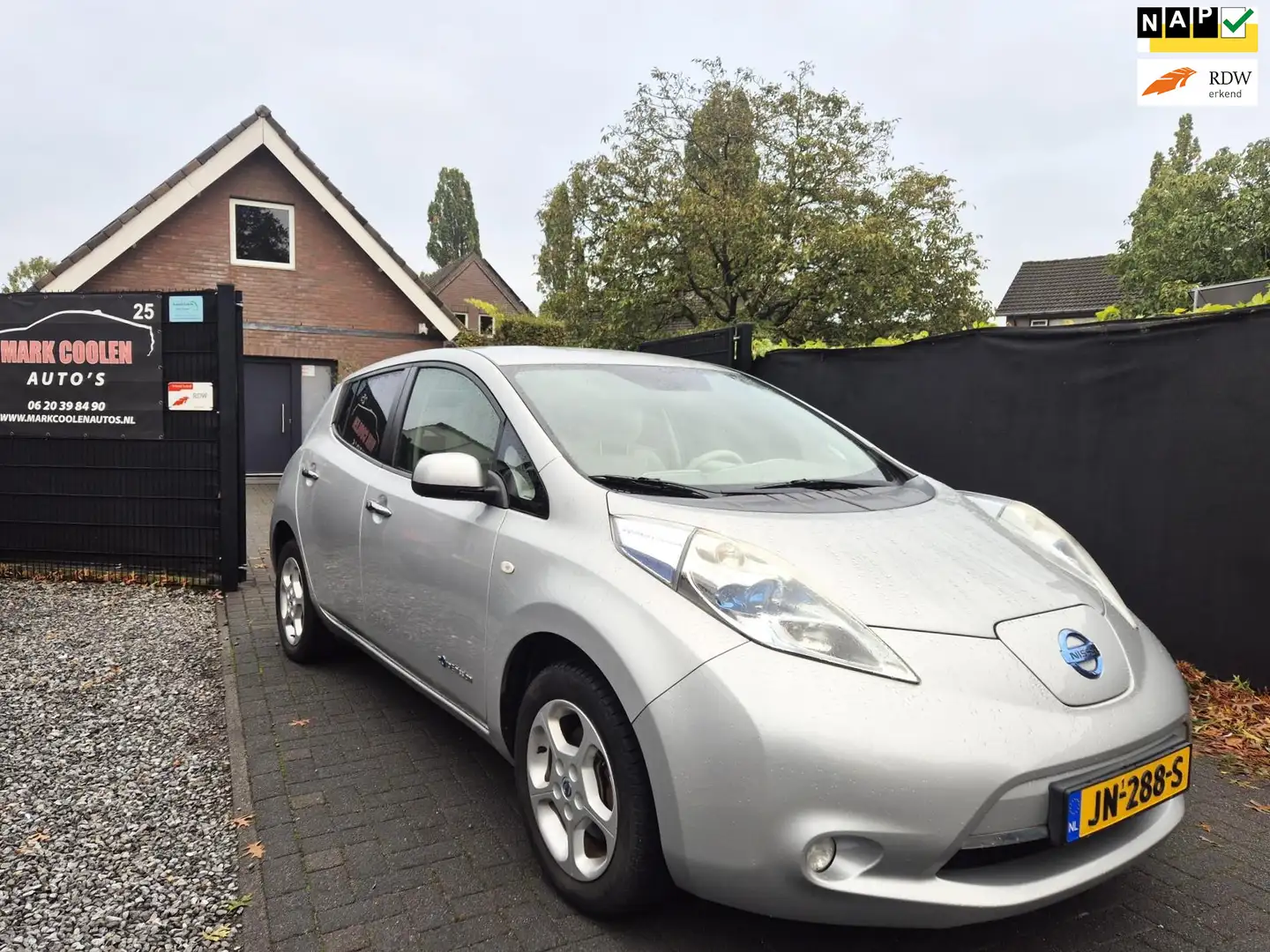 Nissan Leaf Base 24 kWh Automaat Navi Clima Cruise 74019 Km Grijs - 1