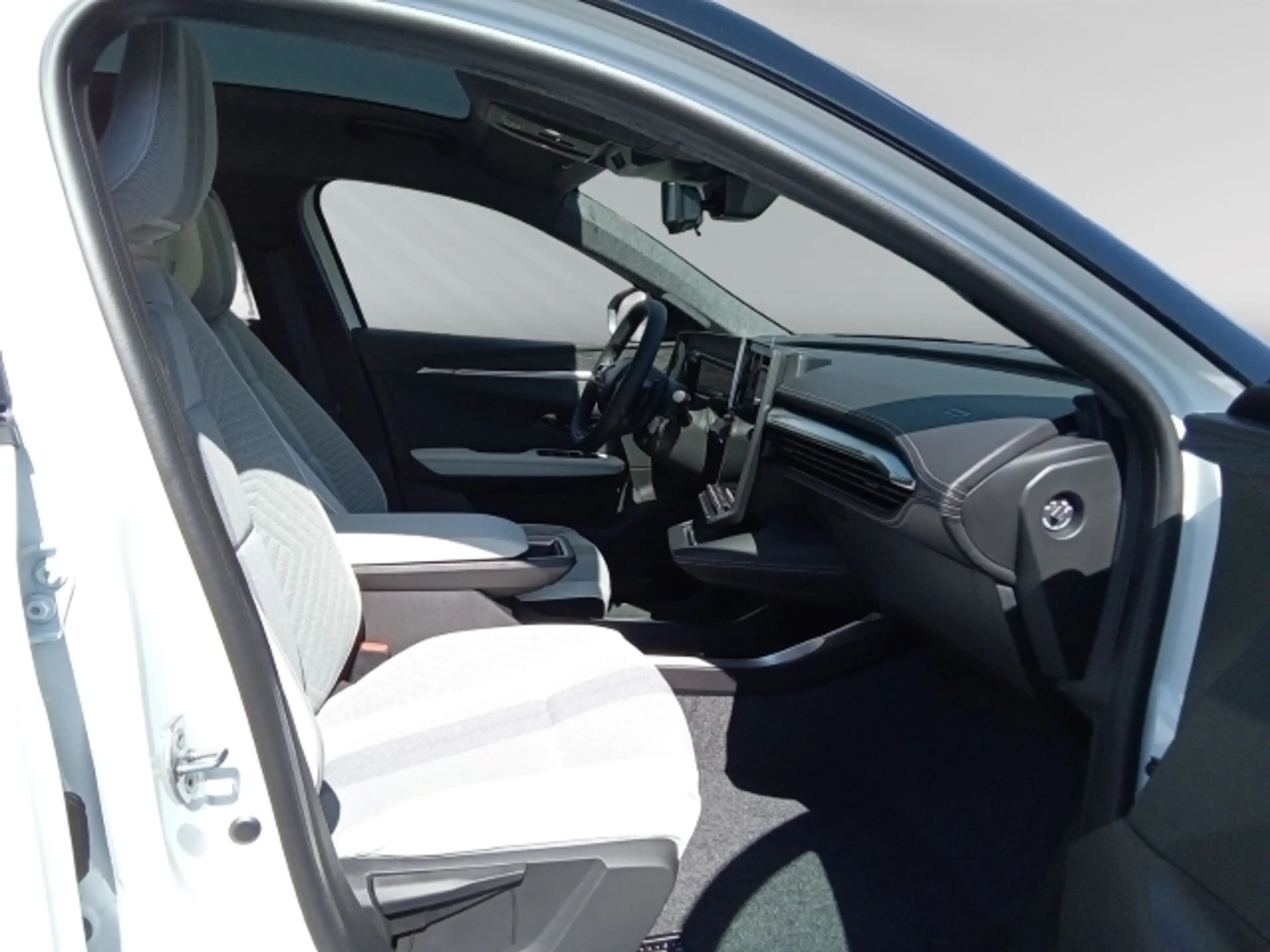 Renault Scenic Iconic 220 Long Range — photo 12