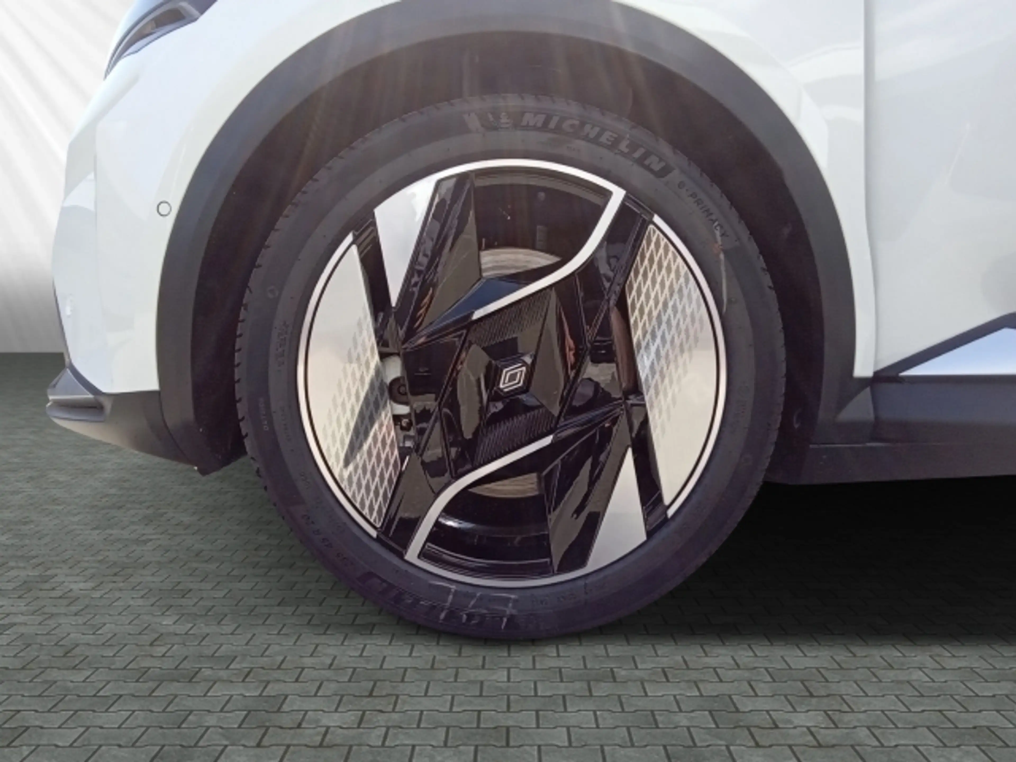 Renault Scenic Iconic 220 Long Range — photo 14