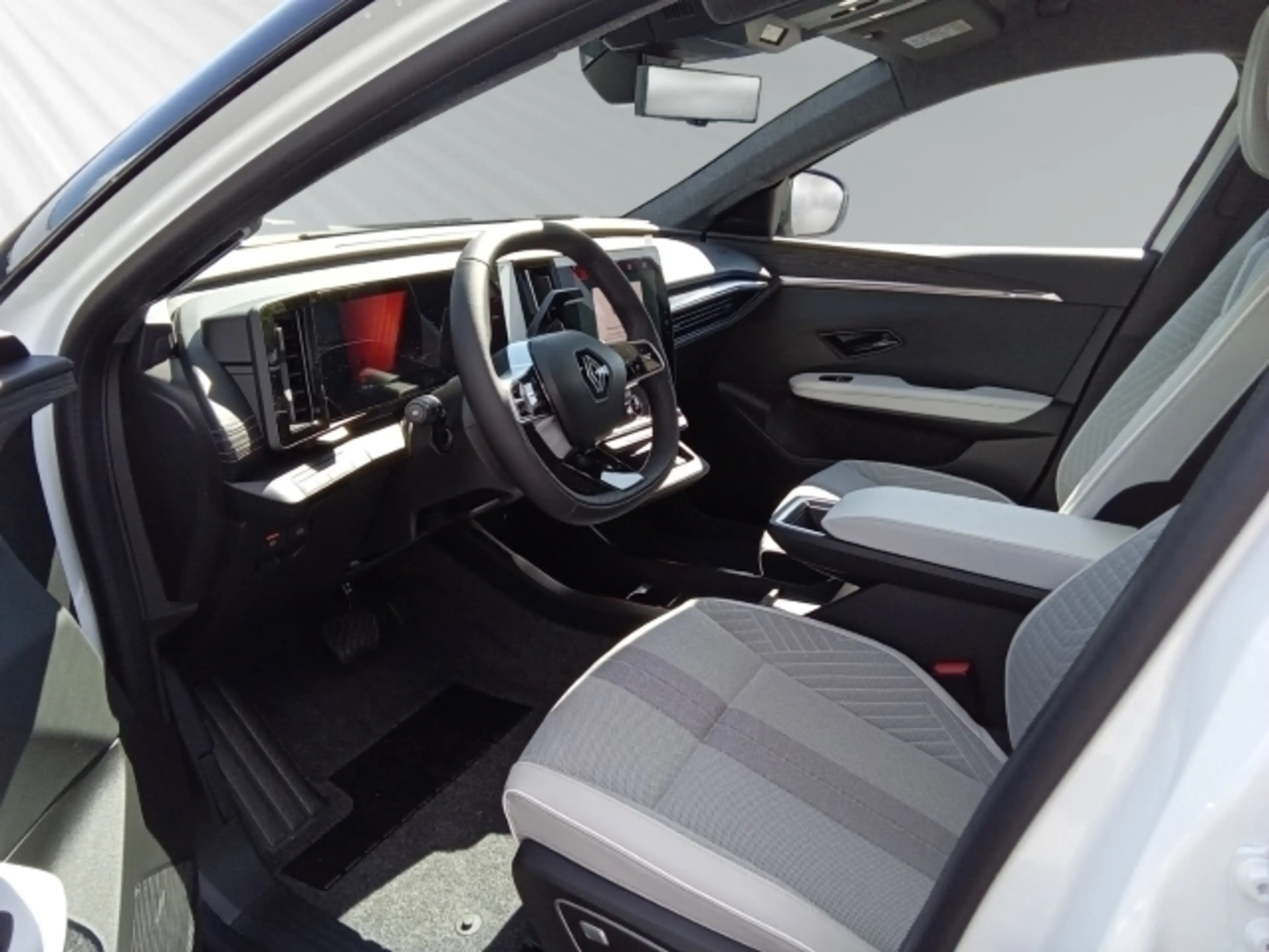 Renault Scenic Iconic 220 Long Range — photo 9