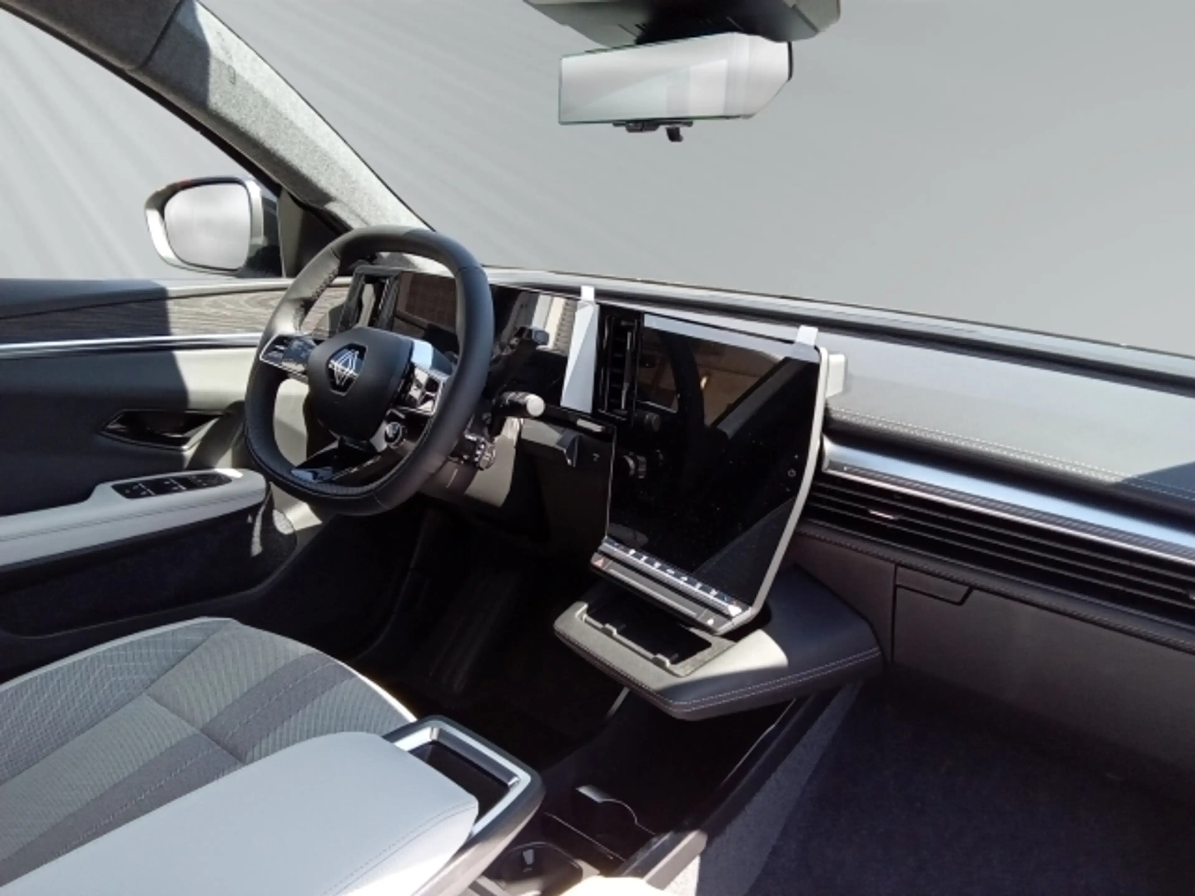 Renault Scenic Iconic 220 Long Range — photo 13