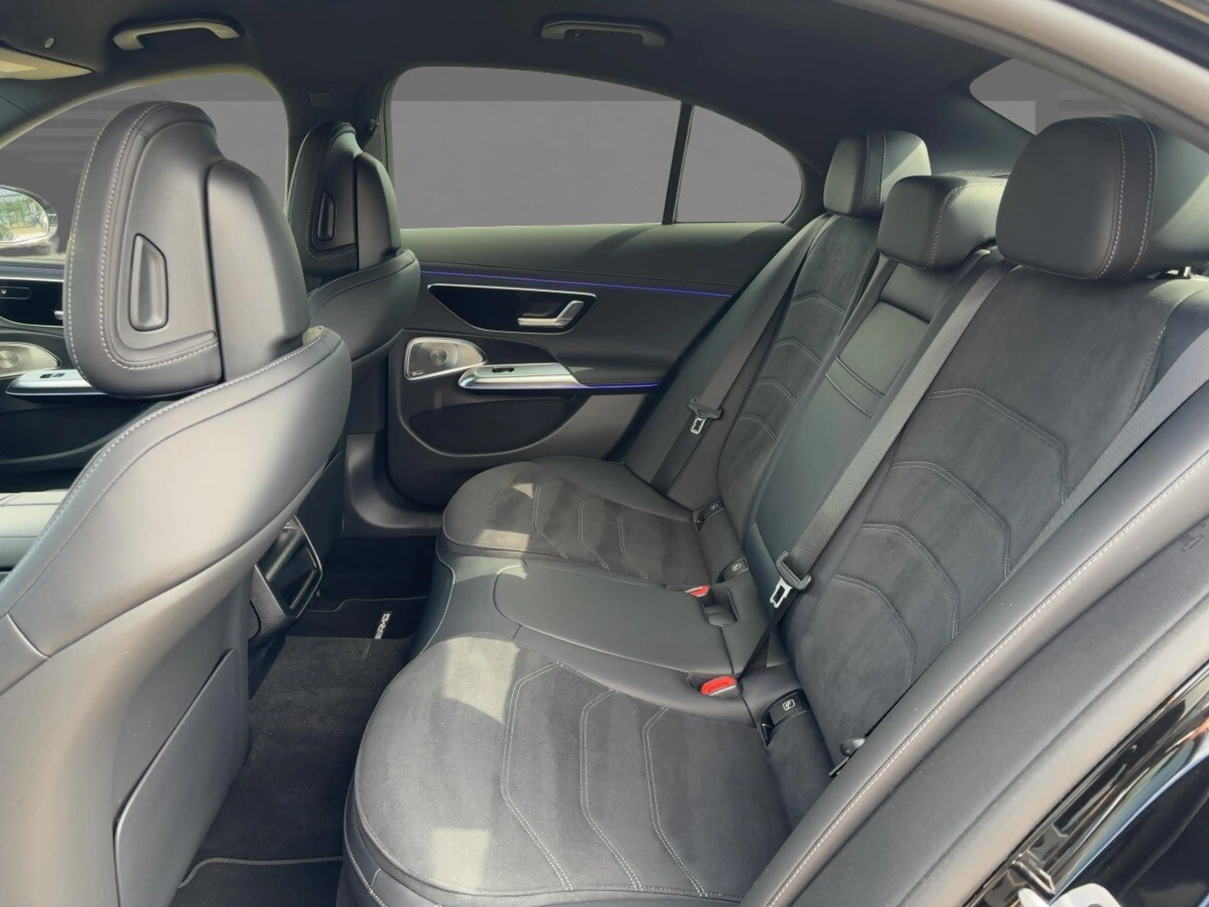 Mercedes-Benz E 200 E 200 AMG+KEYGO+360+LED+BURMESTER+TOTWINKELASSIS — photo 7