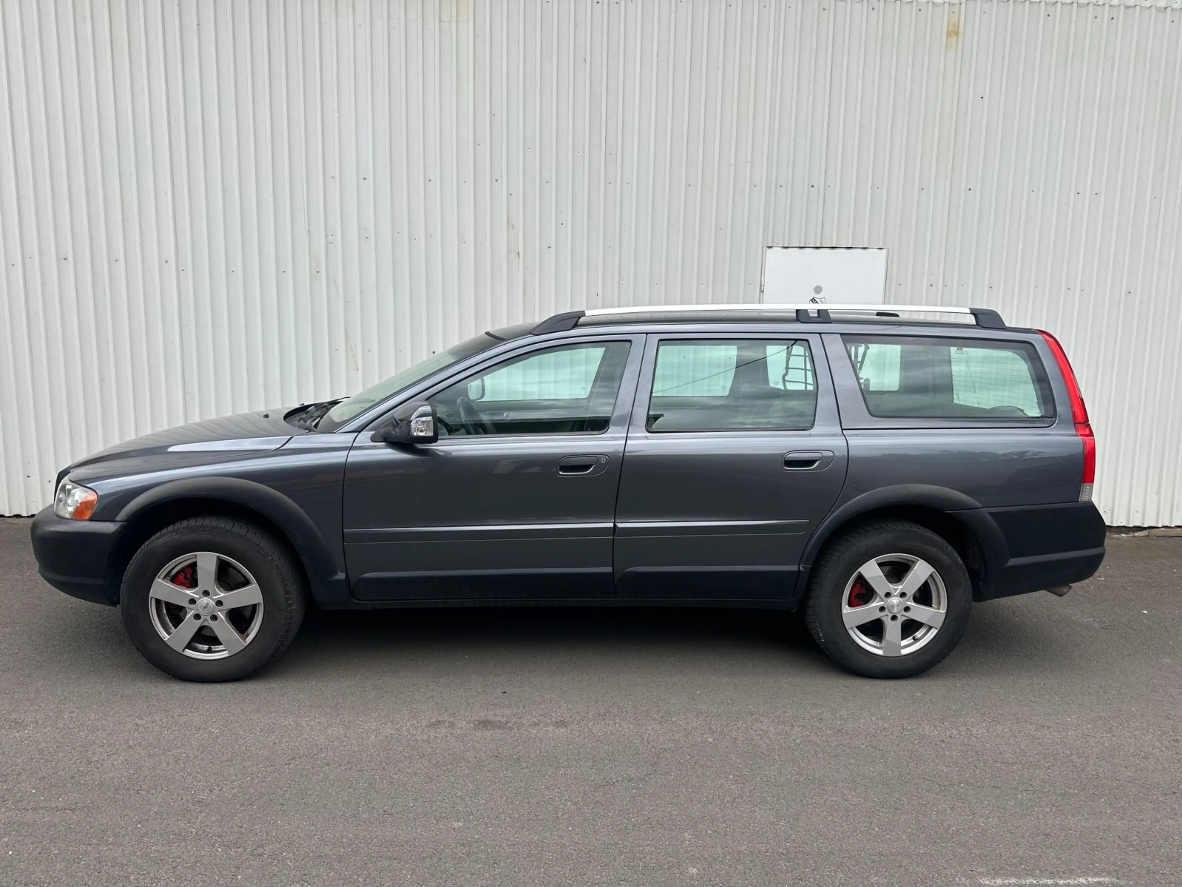 Volvo XC70 D5 AWD AHK,Leder — photo 2