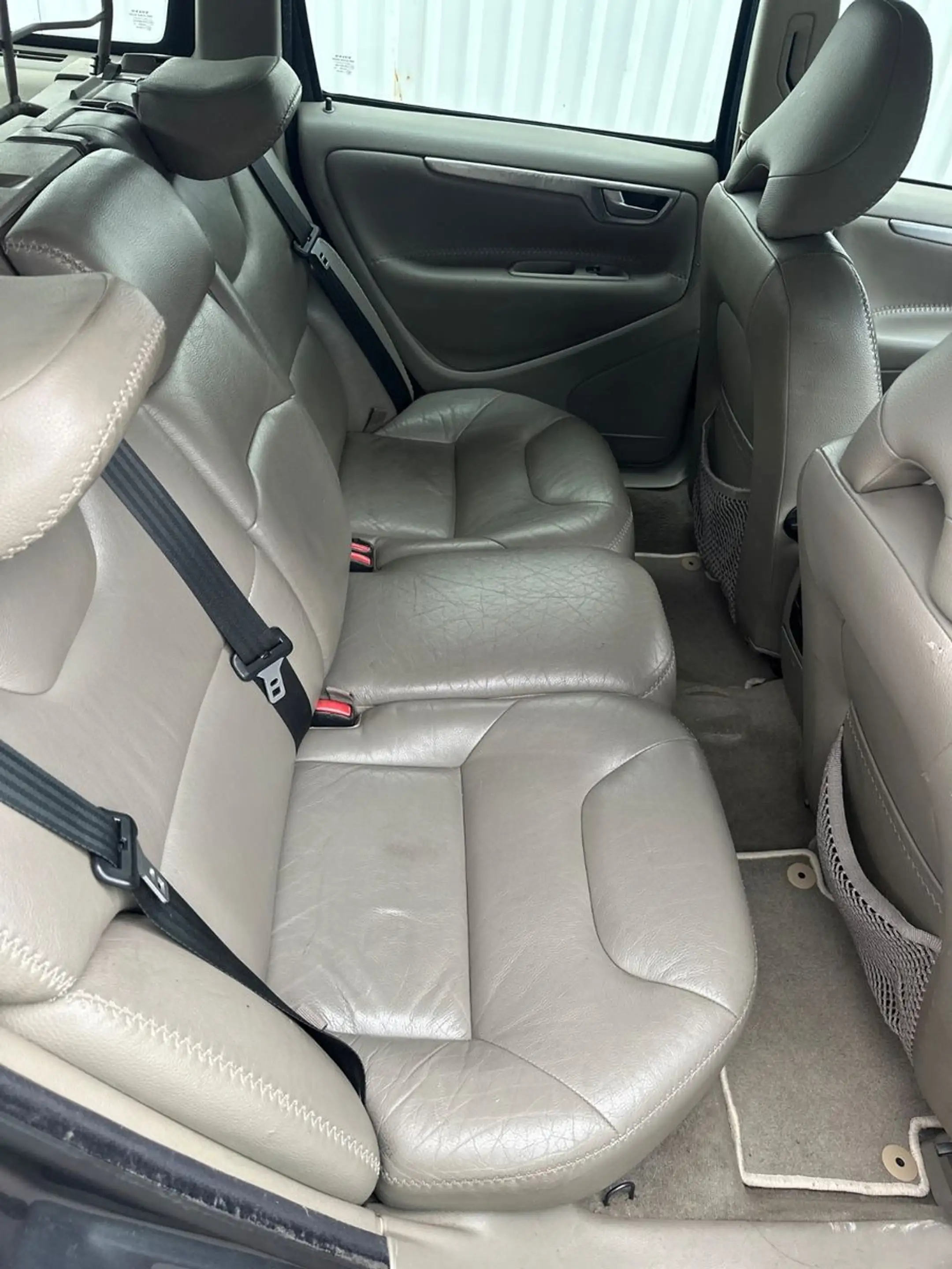 Volvo XC70 D5 AWD AHK,Leder — photo 10