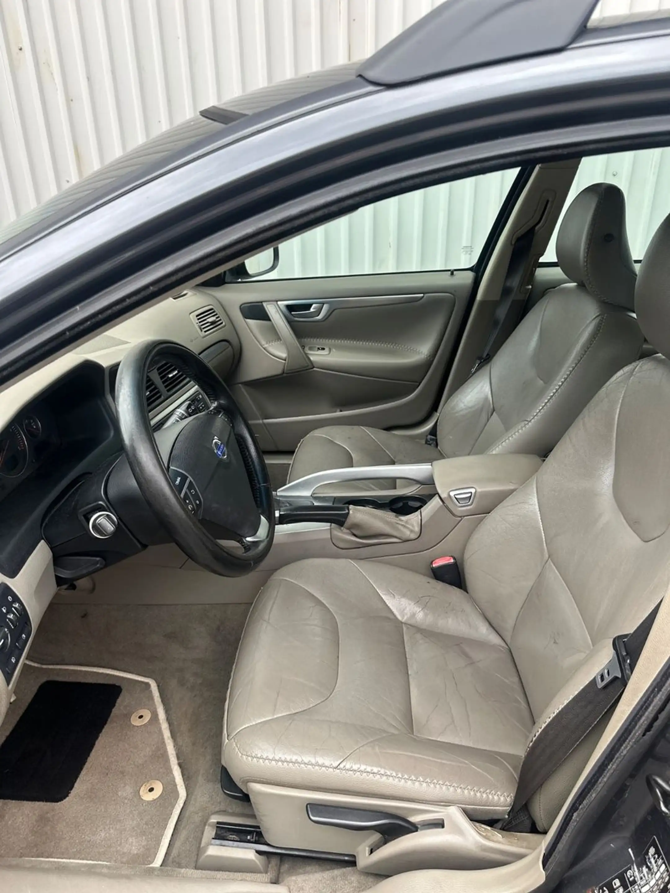 Volvo XC70 D5 AWD AHK,Leder — photo 13