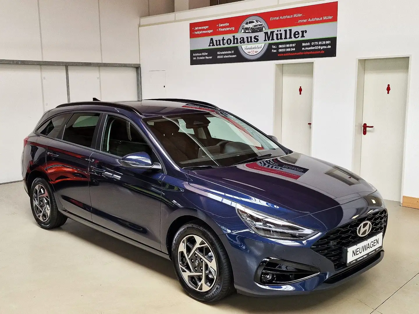 Hyundai i30 Kombi 1,5 T-GDI Family MHEV 140PS NAVI KAM. Blau - 2