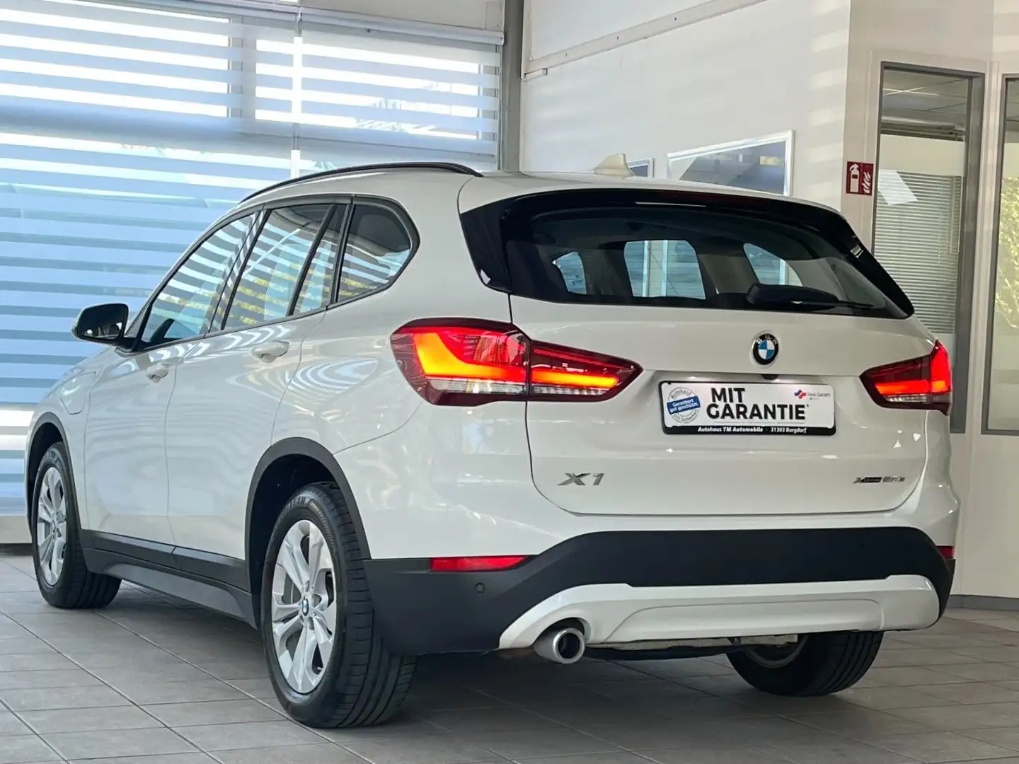 BMW X1 xDrive 25e Aut. AHK KAMERA Sports. Unfallfrei Blanc - 2