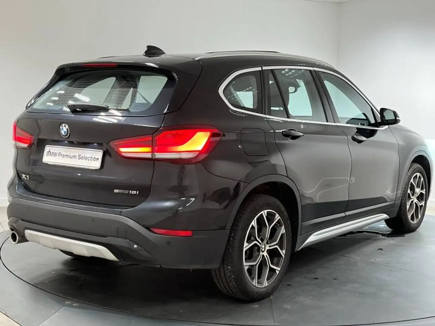 BMW X1 sDrive18iA 136ch xLine DKG7 Schwarz - 2