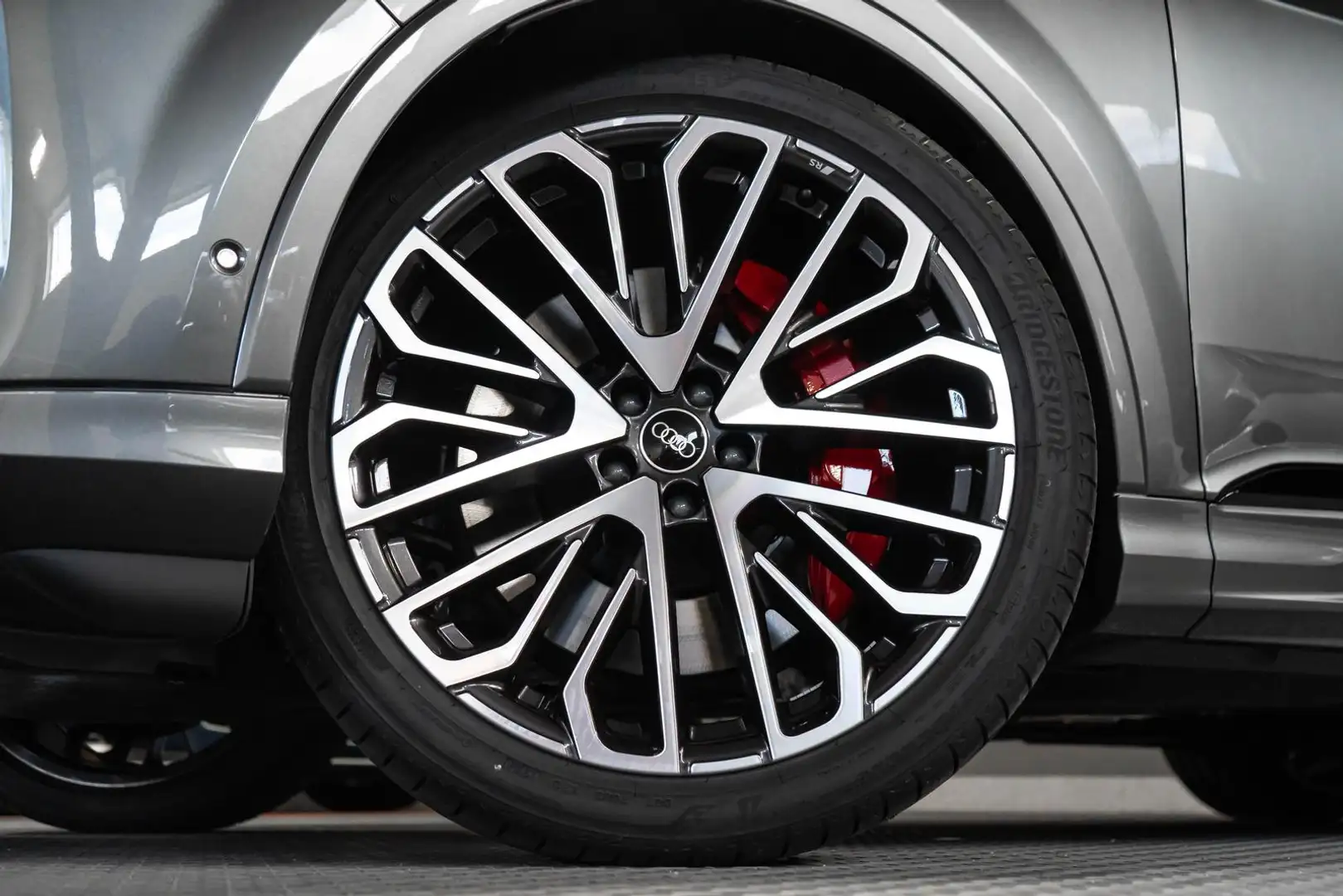 Audi SQ7 4.0 TFSI quattro PANO B&O STHZ Facelift ABT Gris - 2