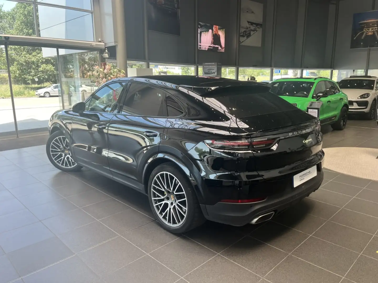 Porsche Cayenne E-Hybrid Coupé Aut. Schwarz - 2