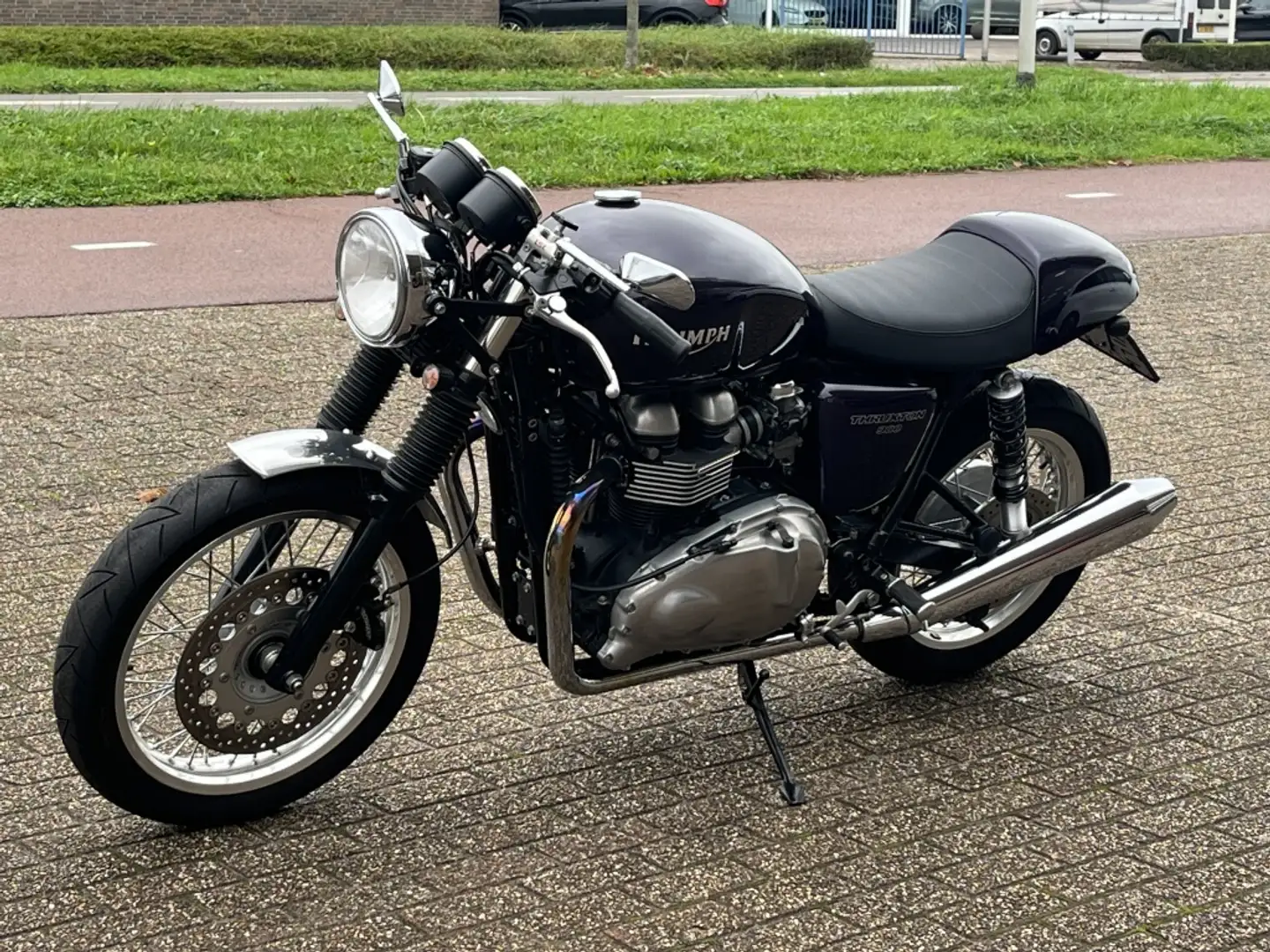 Triumph Thruxton 900 inj Paars - 1