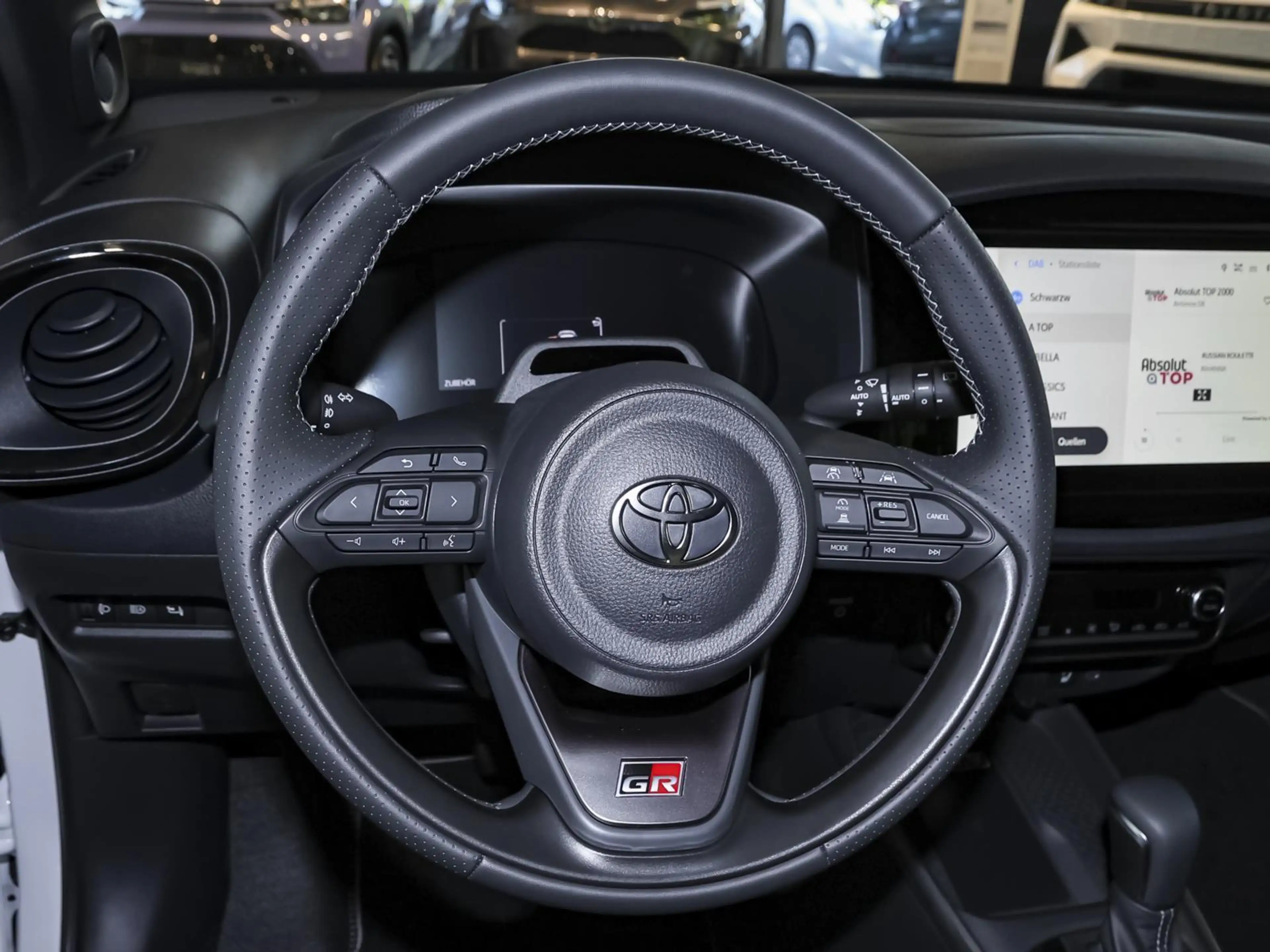 Toyota Aygo X GR SPORT 1,5 l Hybrid NAVI SHZ PDC BT — photo 9