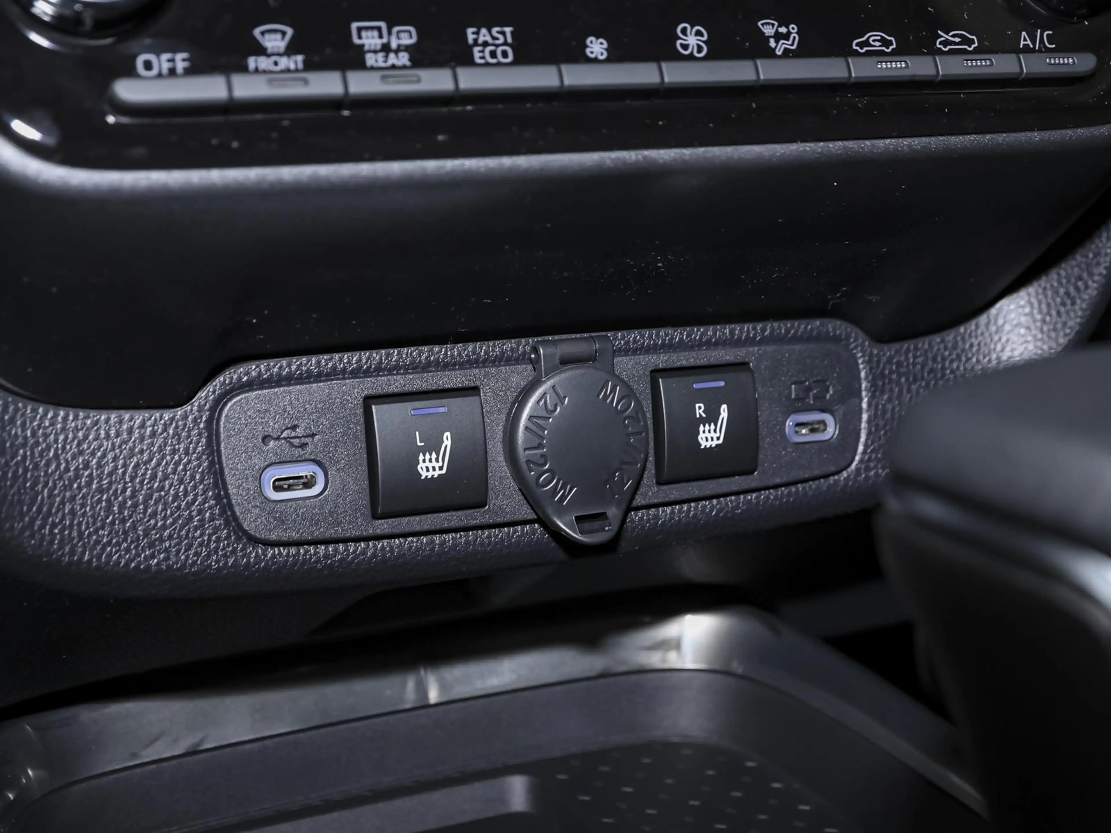 Toyota Aygo X GR SPORT 1,5 l Hybrid NAVI SHZ PDC BT — photo 10