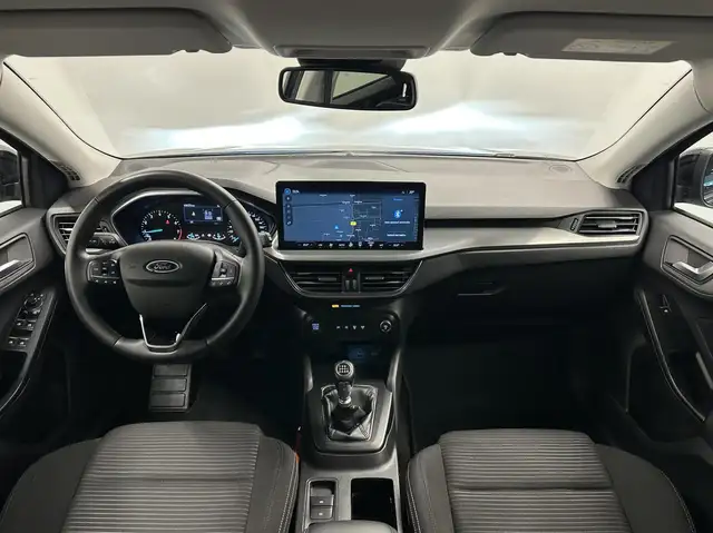 Ford Focus view 2