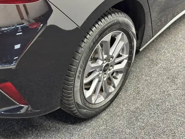 Ford Focus view 10