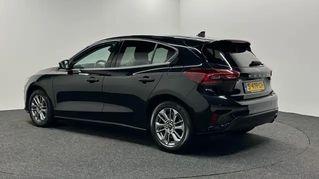 Ford Focus view 4