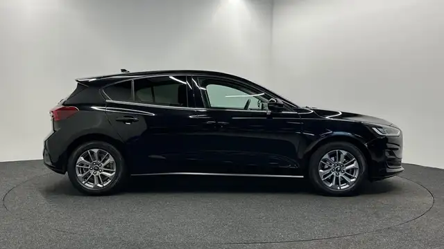 Ford Focus view 9