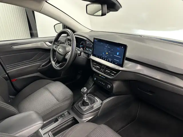 Ford Focus view 11