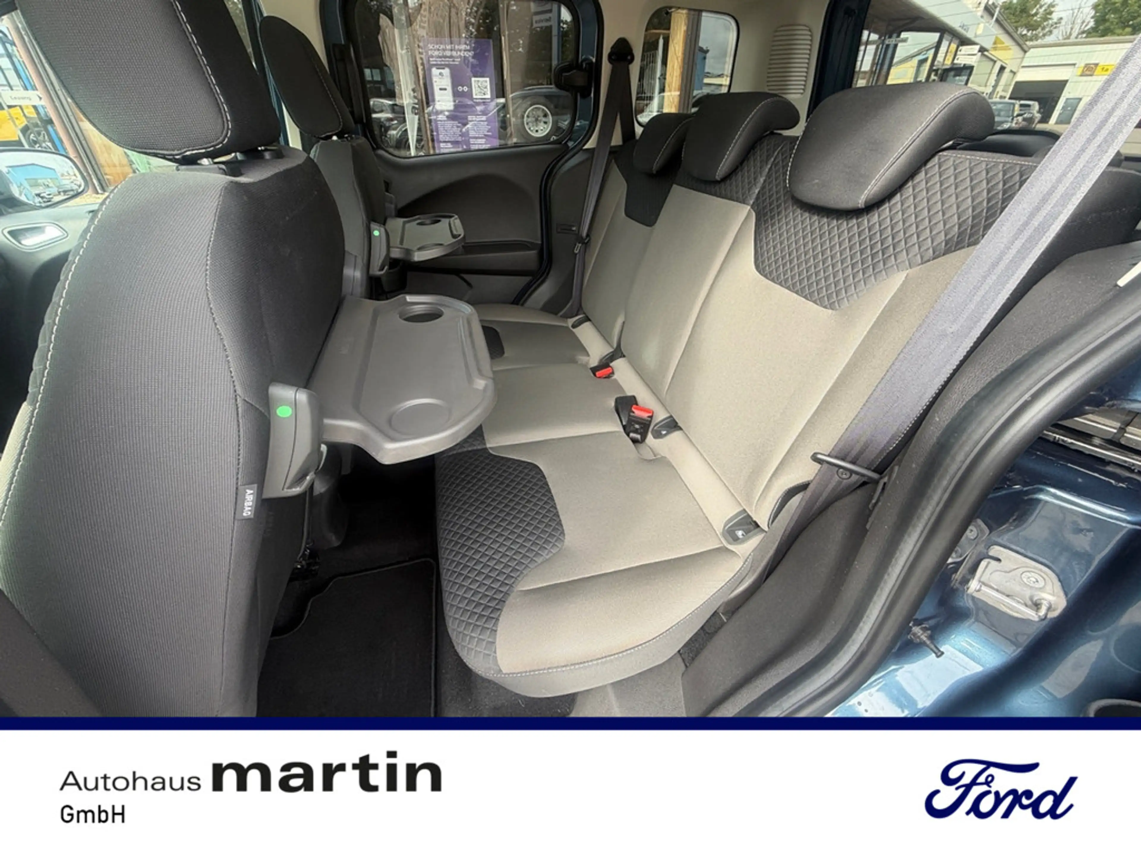 Ford Tourneo Courier 1.0 Titanium SHZ KAMERA NAVI — photo 12