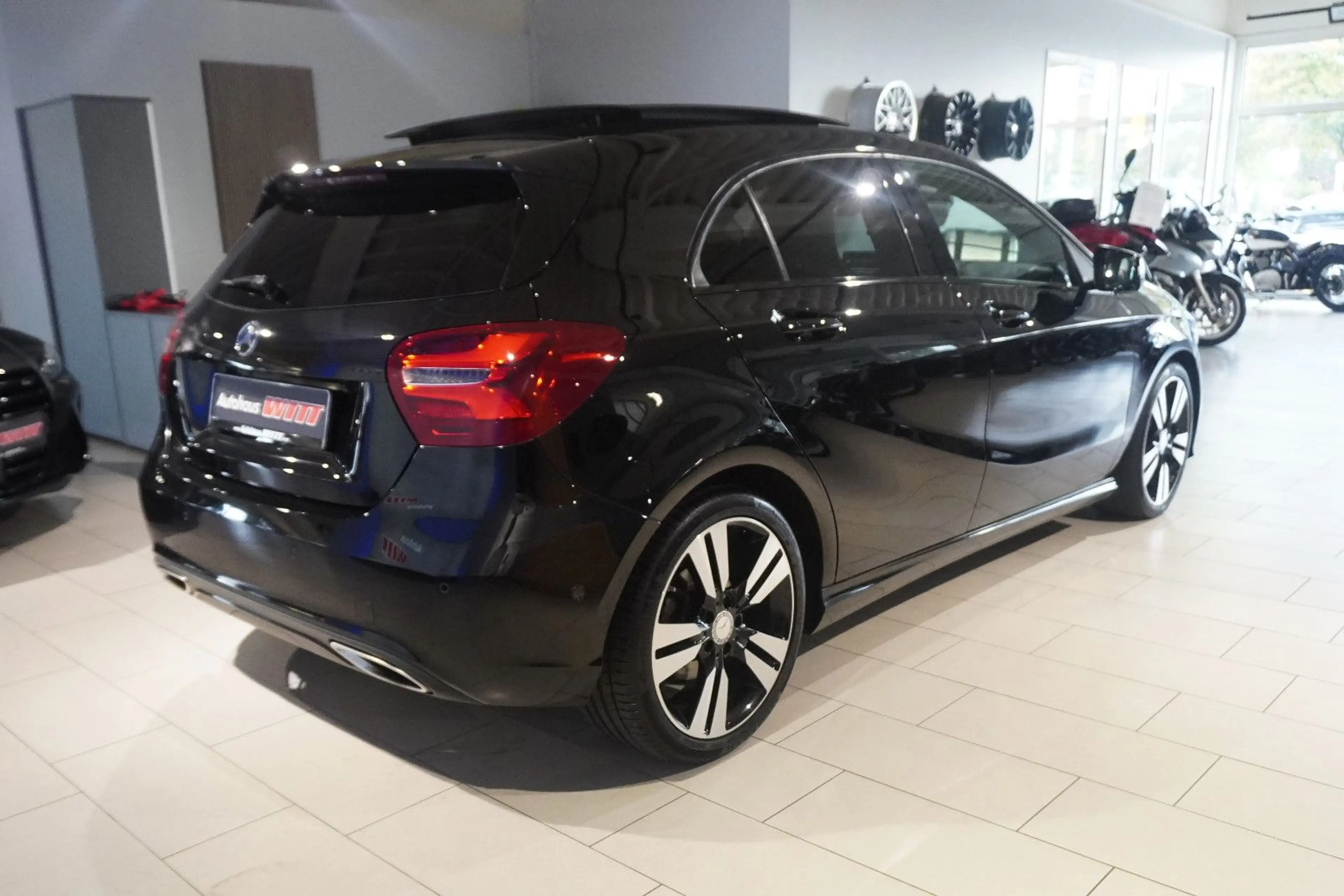 Mercedes-Benz A 180 5-Türer. |Pano|LED|T-Leder|R-Kamera| — photo 8