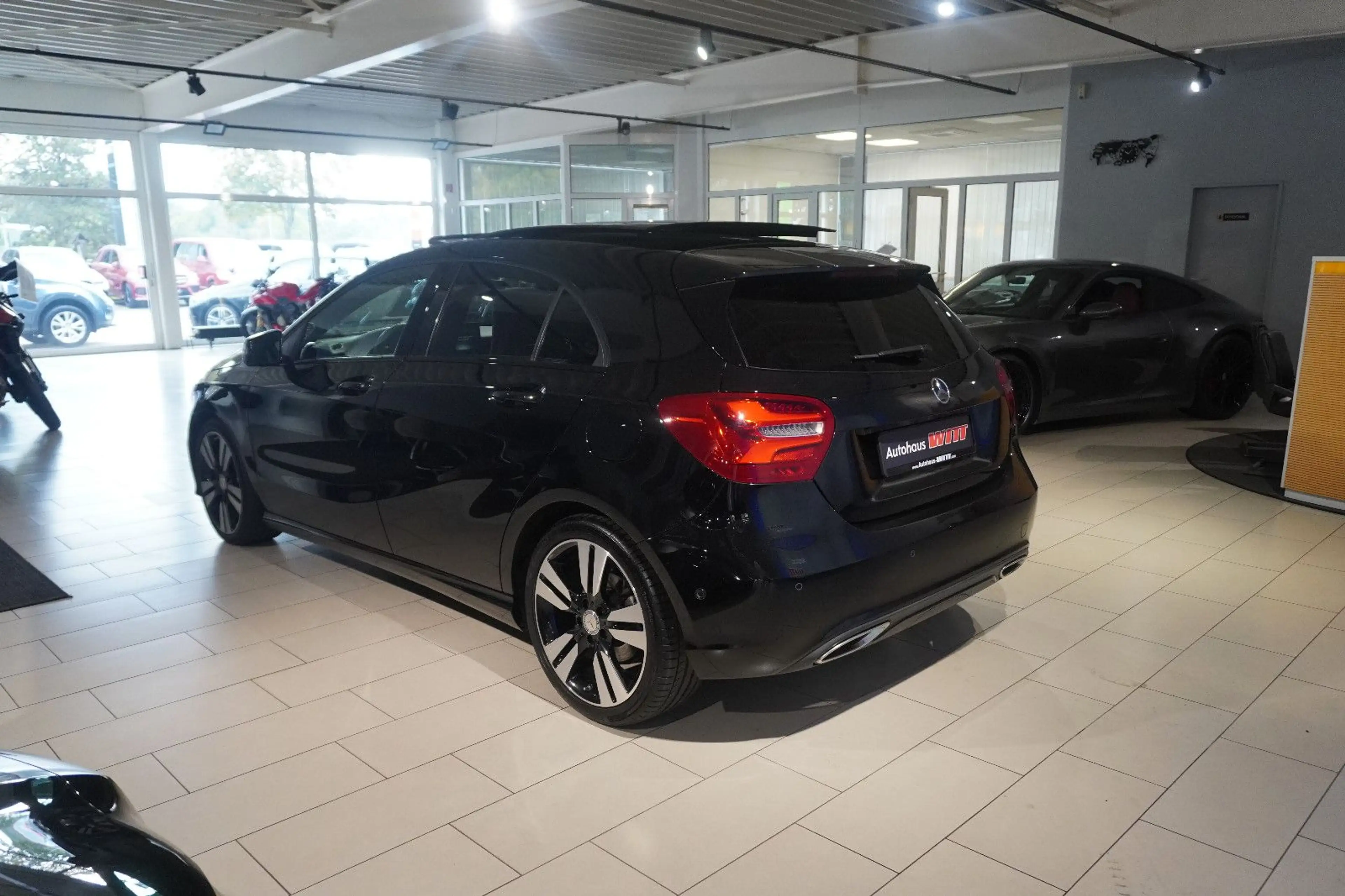 Mercedes-Benz A 180 5-Türer. |Pano|LED|T-Leder|R-Kamera| — photo 6
