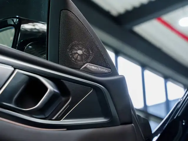 BMW M4 view 15