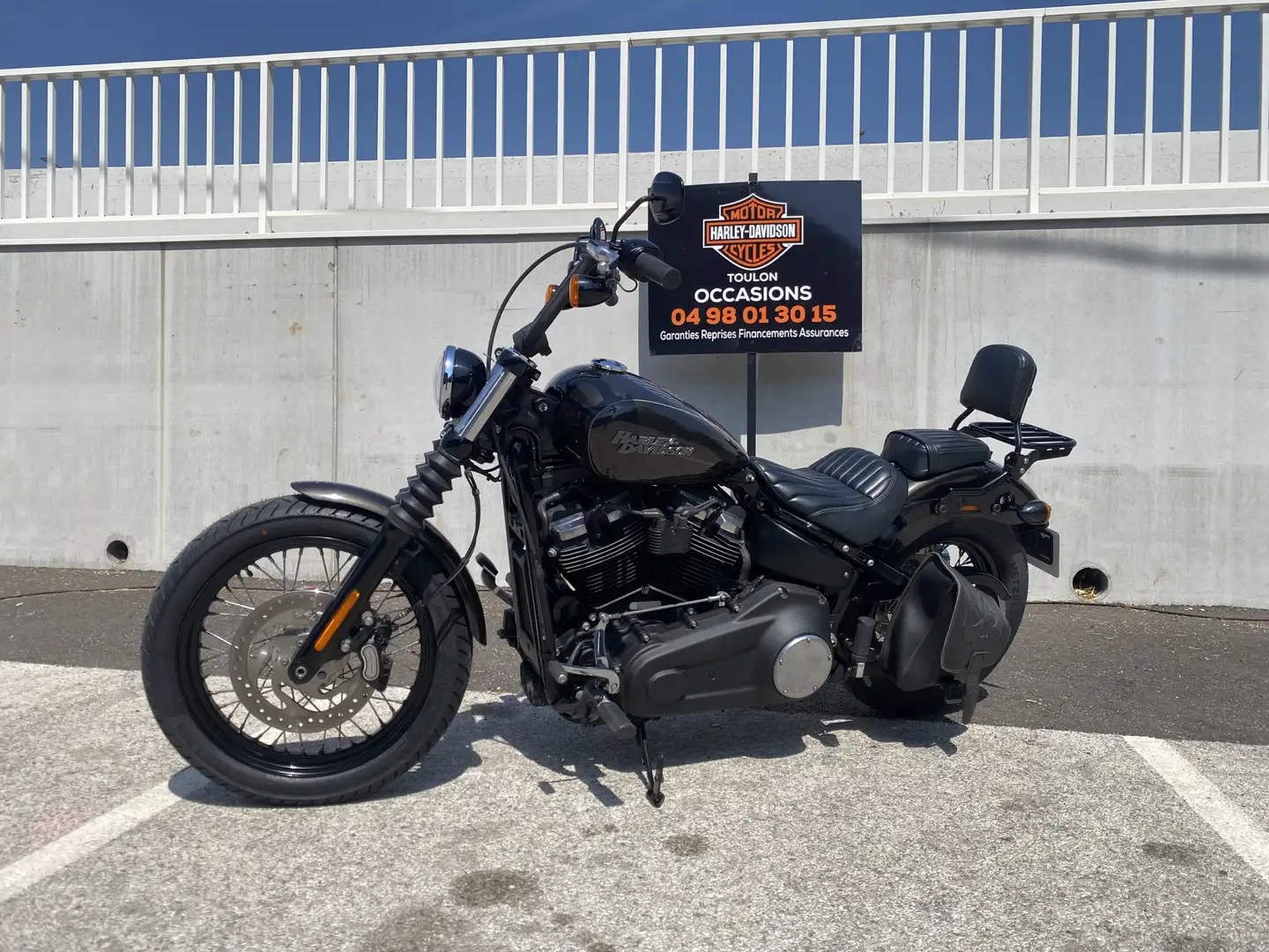 Harley-Davidson Street Bob Gris - 2